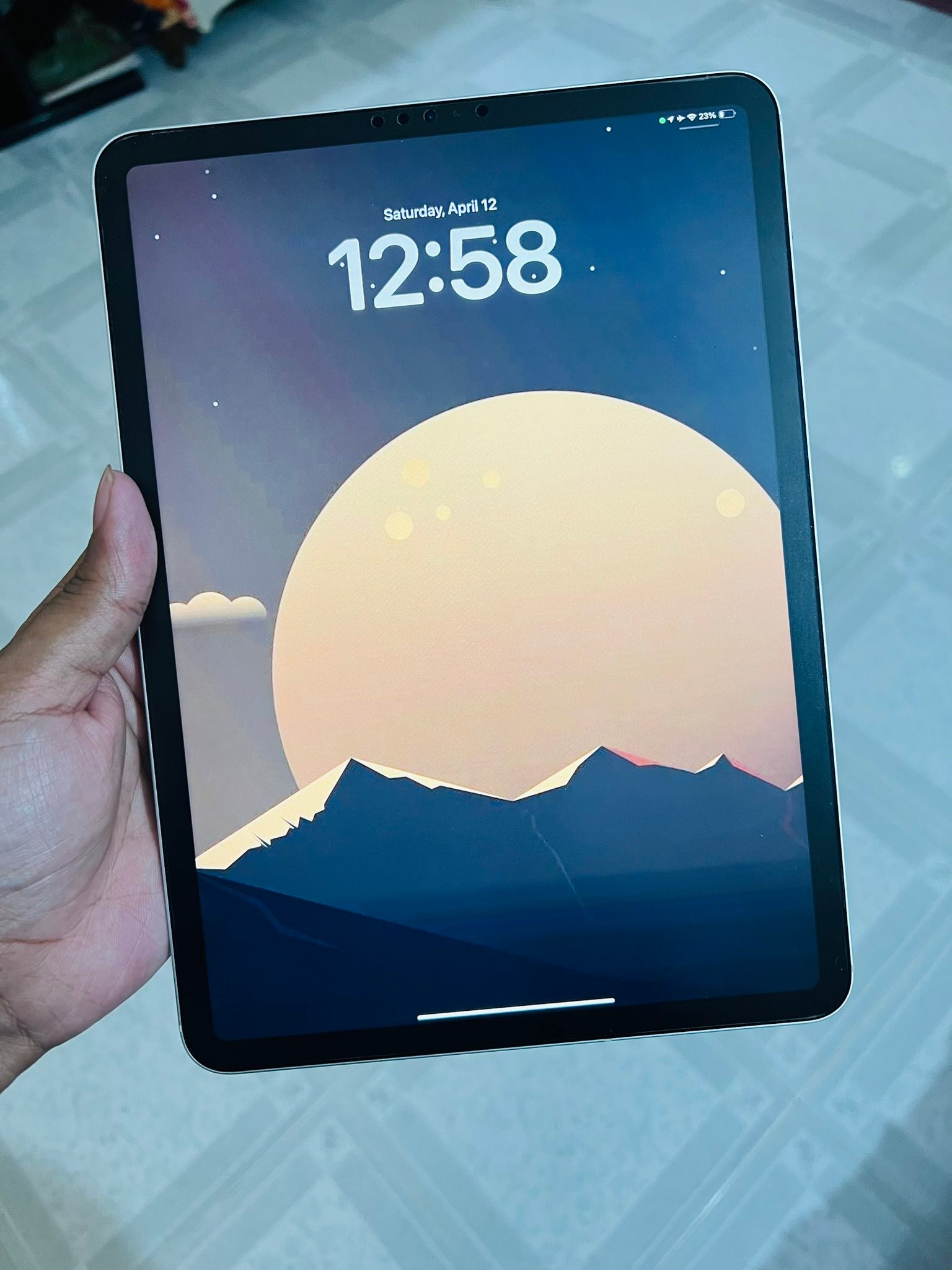 Apple iPad Pro 11”. 64GB WiFi + Cellular. ?