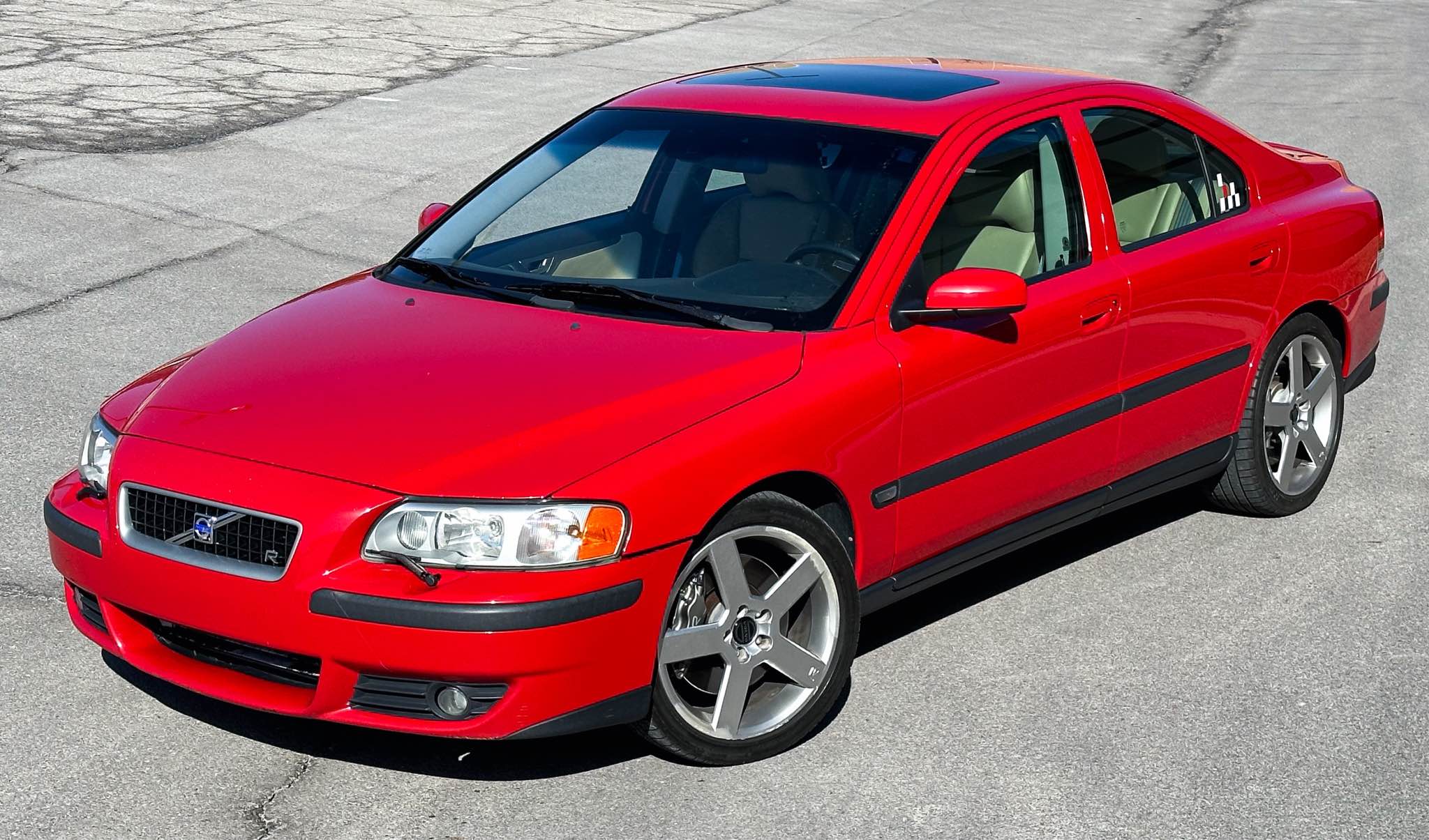 2004 Volvo S60 · R Sedan 4D