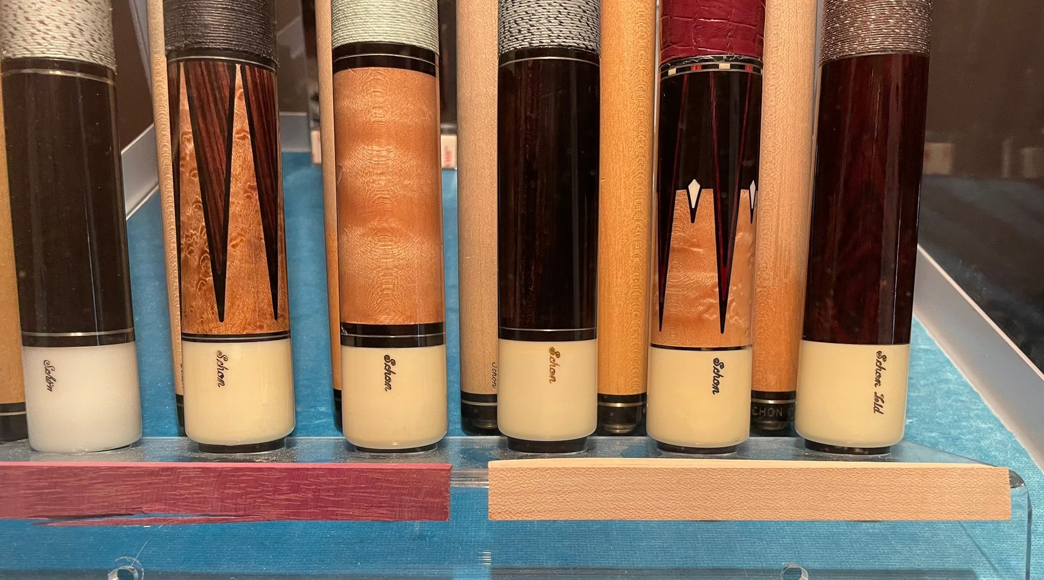 Comparison of old and new Schon cues for Runde cue collectors