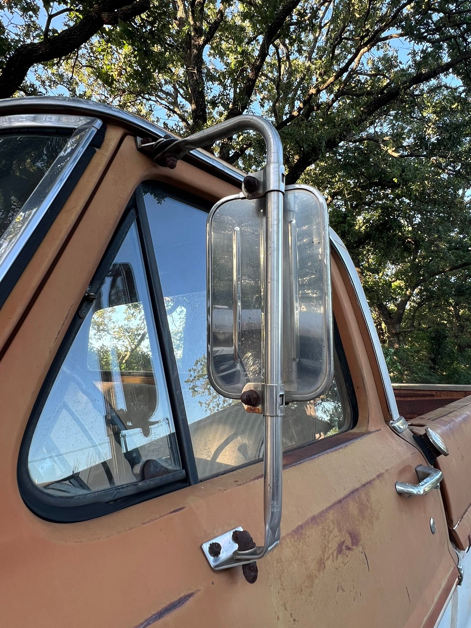 What are West Coast Jr. mirrors?