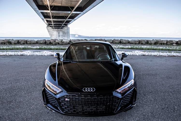 Auditography - Unique Audi photography - The angry stare od the new R8 ...