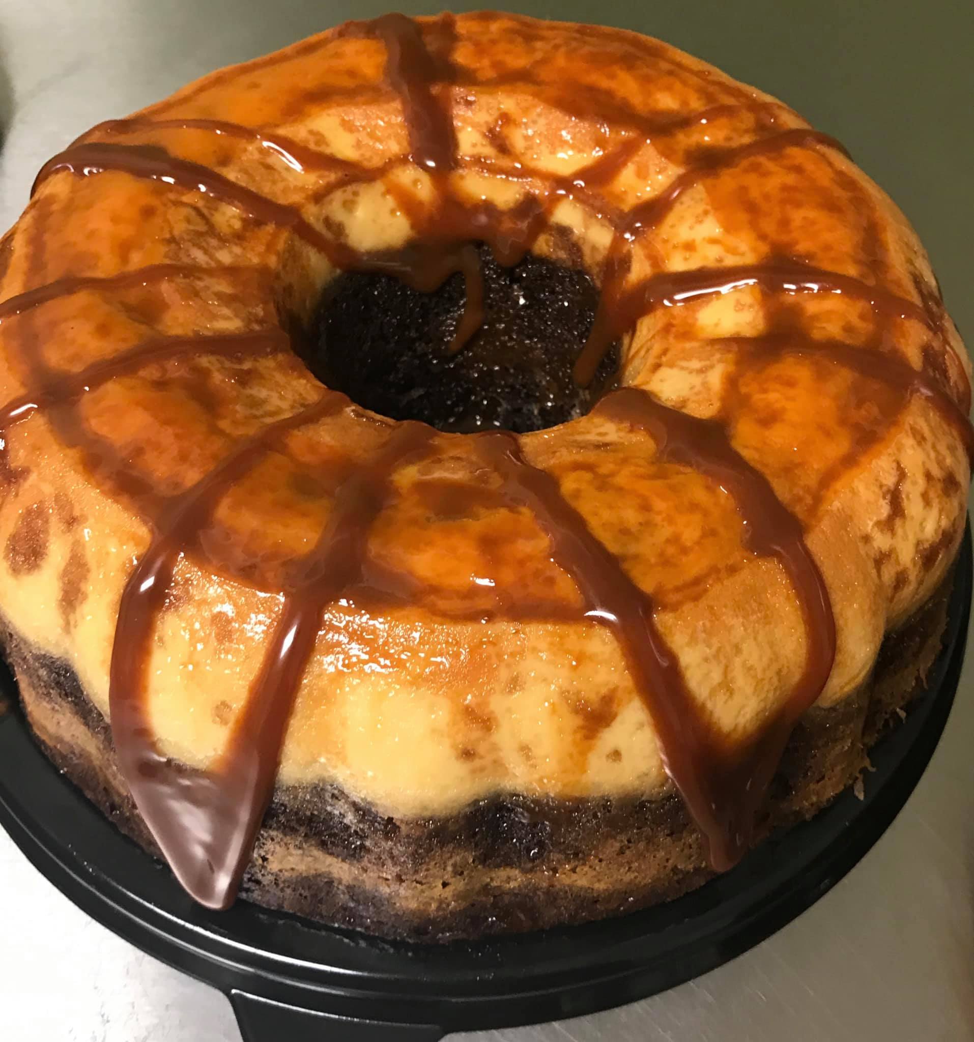 Chocoflan 😋 Frutti Rollo Cake... - Frutti Rollo Cake Shop | Facebook