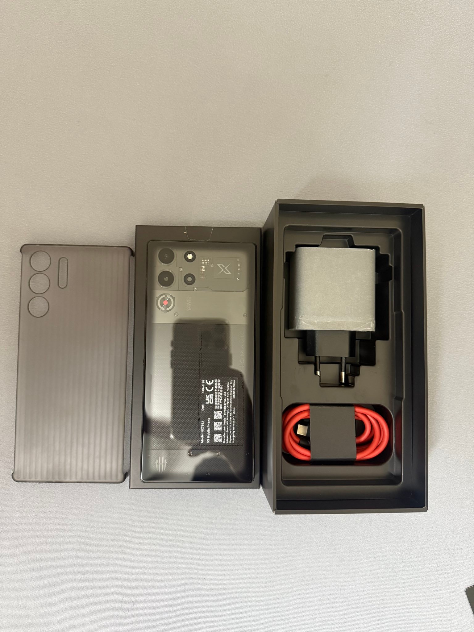 FOR SALE REDMAGIC 9 Pro RAM 16GB+3GB ROM 512GB