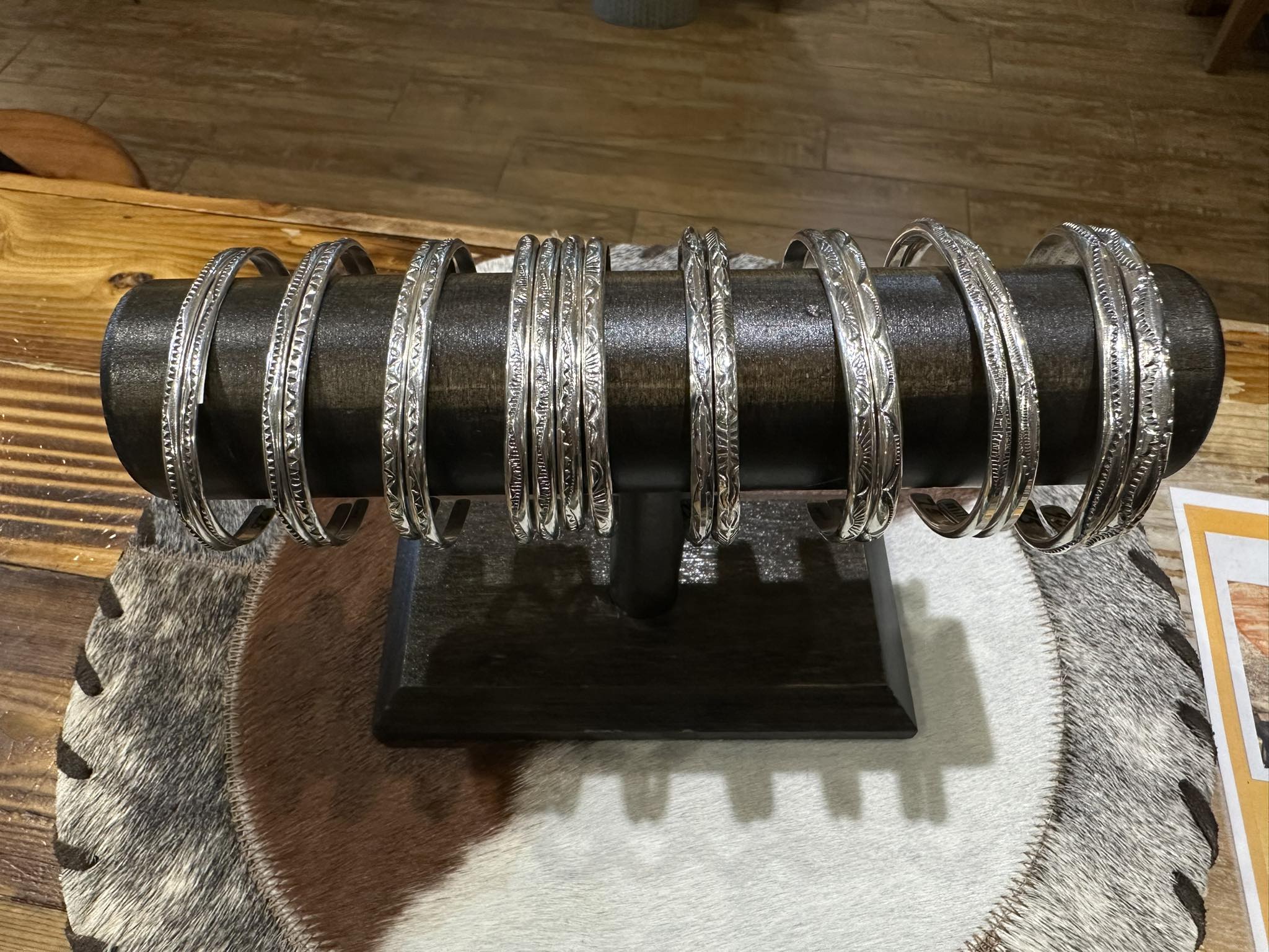 Elaine Tahe, Navajo, sterling silver, hallmarked! 5 1/2