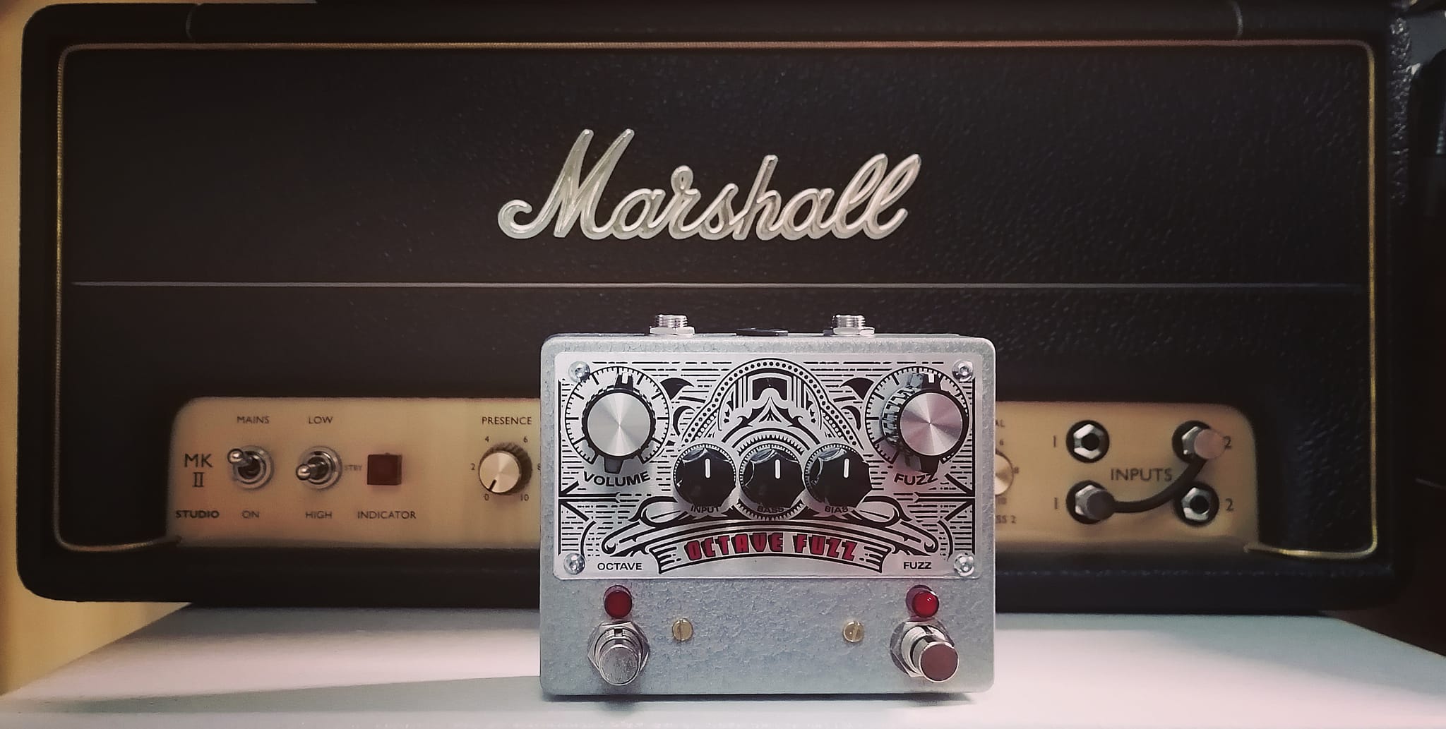 ギター Silicon Fuzz 70s Fuzz Face Inspired Simply Glorious! 69/70 Silicon Fuzz Face BC108C.