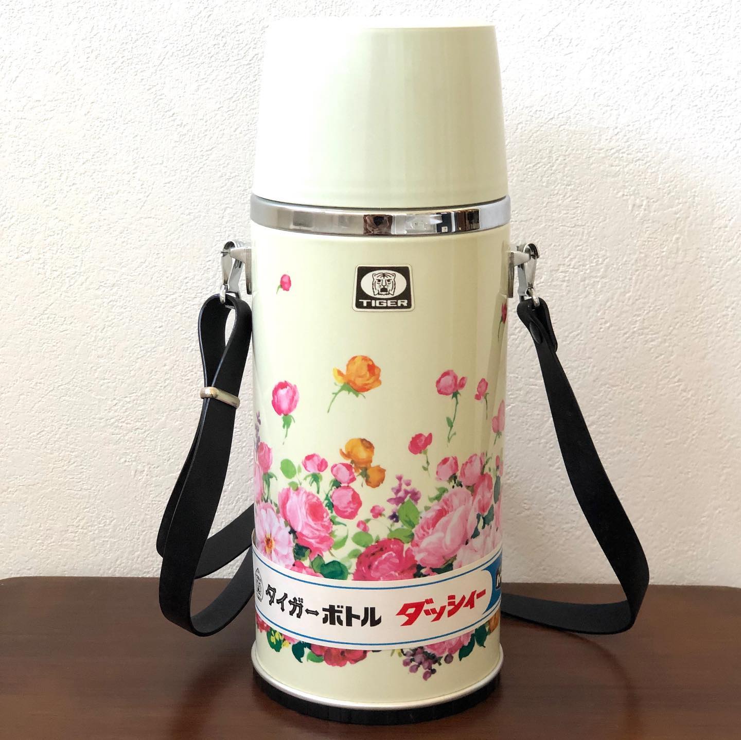 レトロ 魔法瓶 水筒 コルビジェ - タイガー花柄の白い保温水筒 昭和