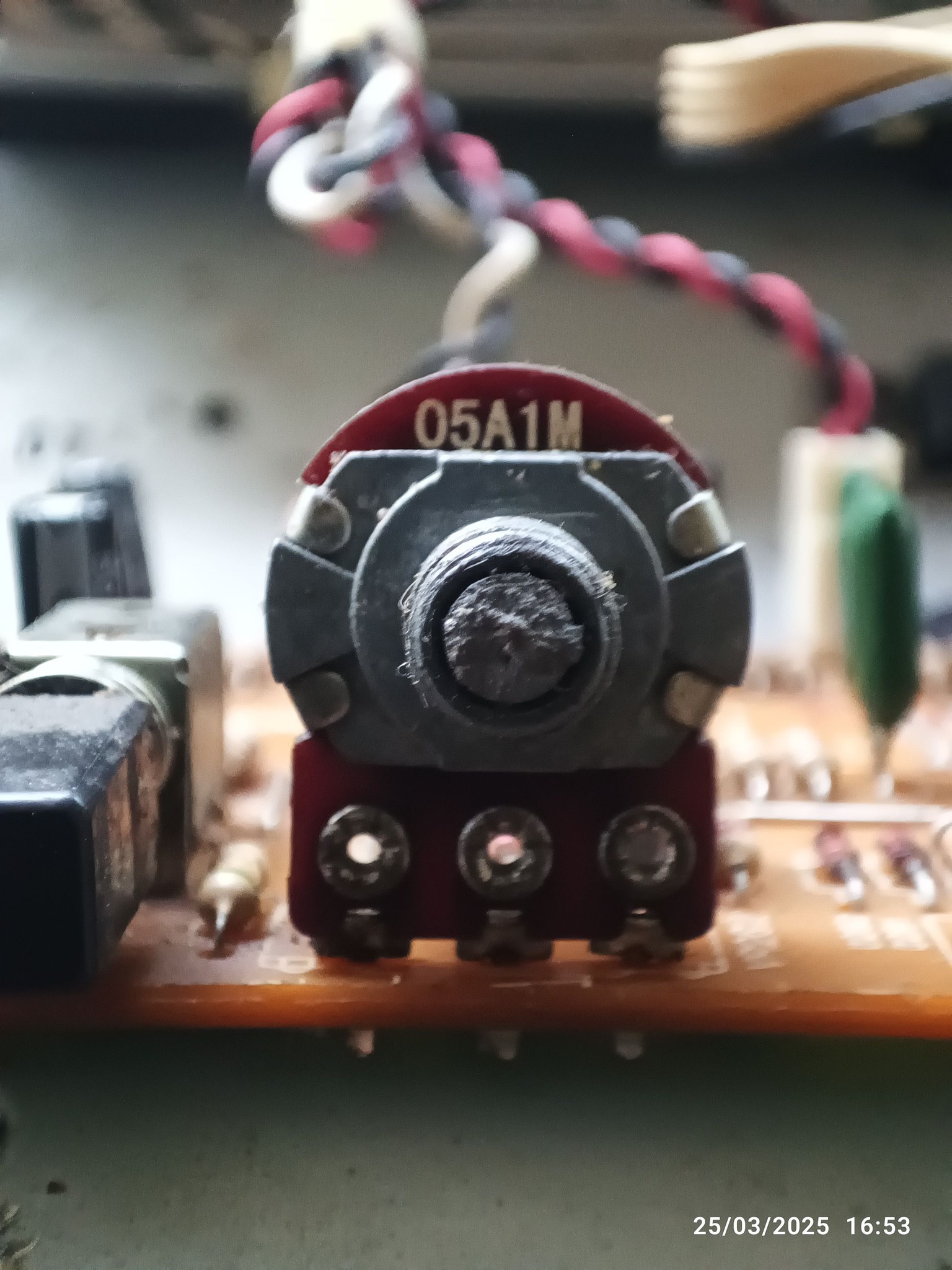 Drehpotentiometer 50 kOhm, print, mono, logarithmisch, Rastungen, geschlitzte 6-mm-Achse