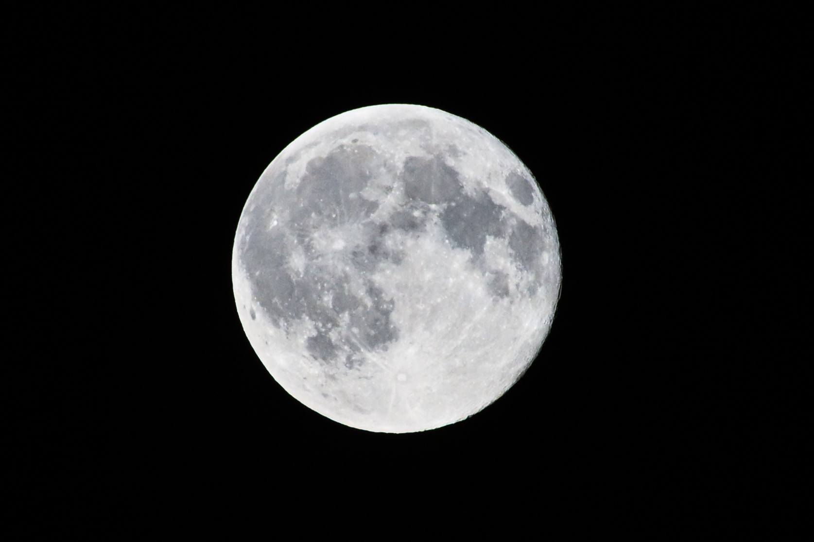 Full Moon with Z50ii and FF Tamron 70-300mm f/4.5-6.3 Di III RXD