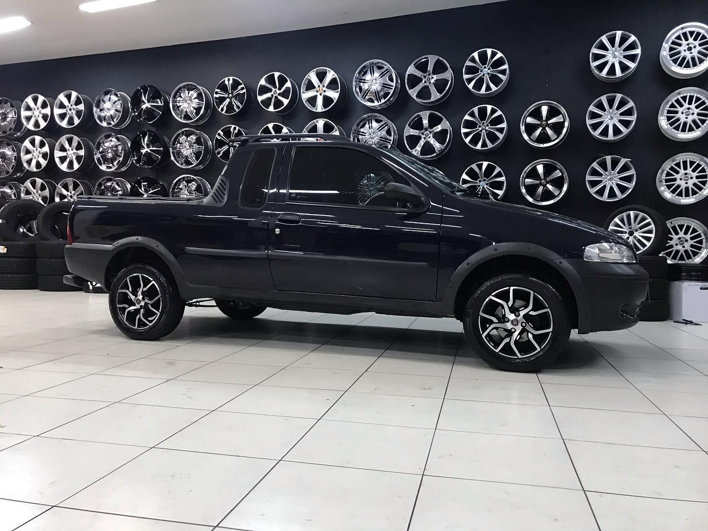 Santorini Rodas - Fiat strada com r15 ! #santorinirodas