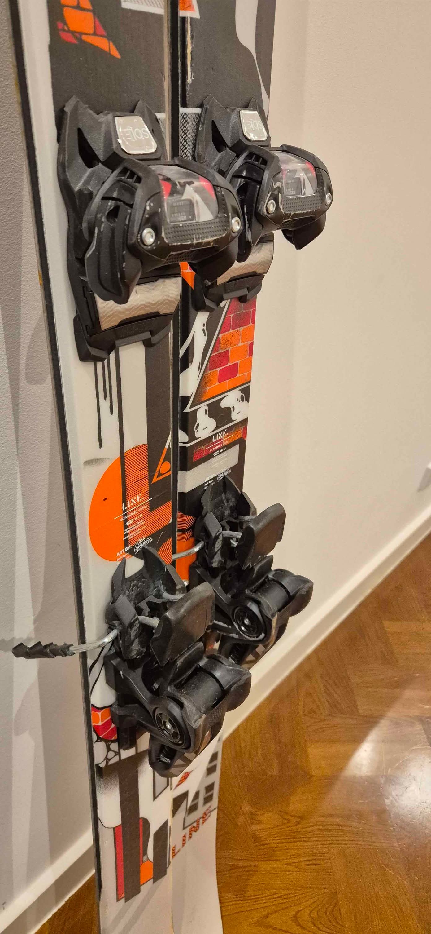 LINE Tom Wallisch Pro twin tip skis.. 178cm with Marker Jester 