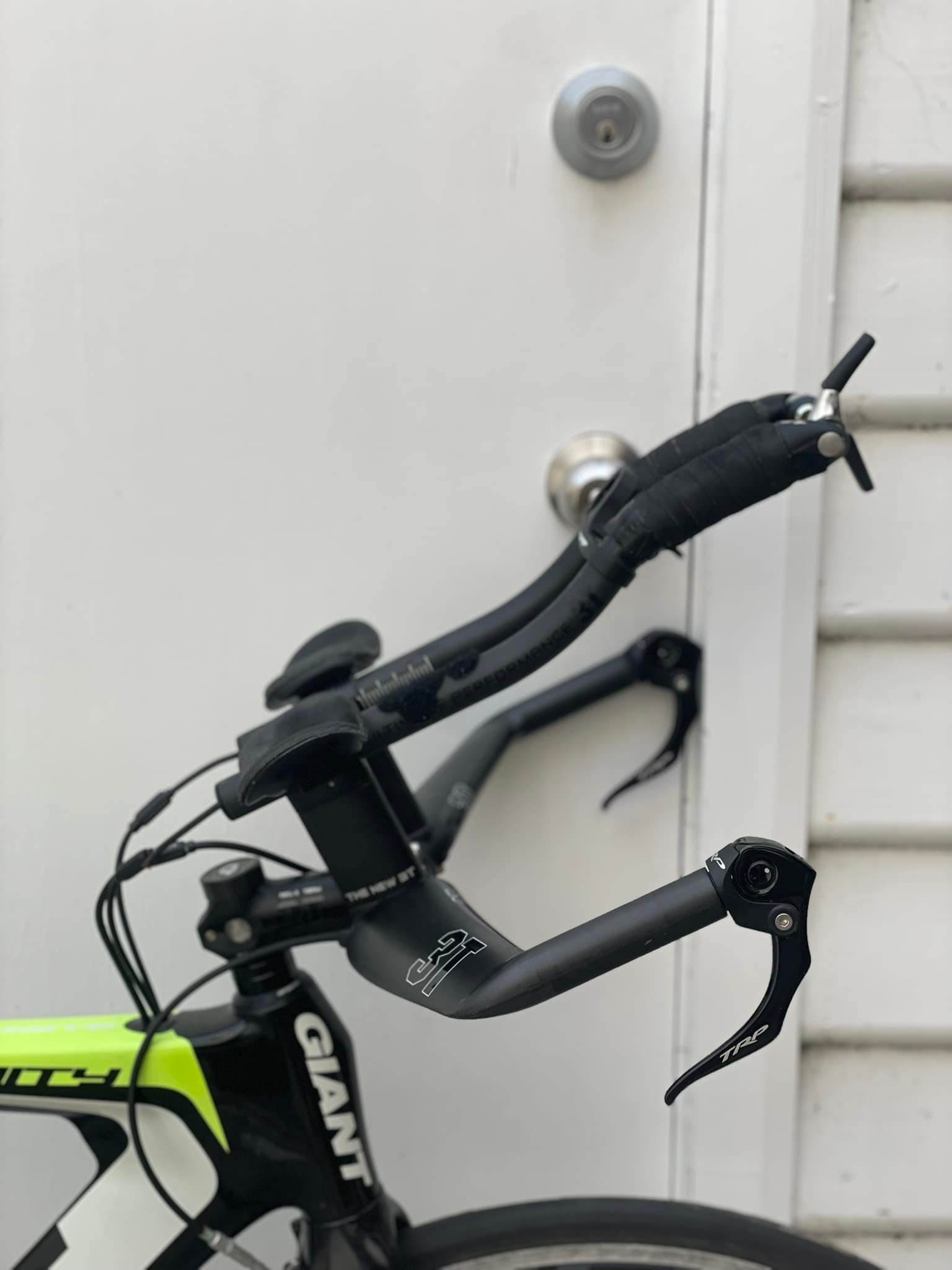 Selling my aero bar setup 3T brezza ii complete with trp brake