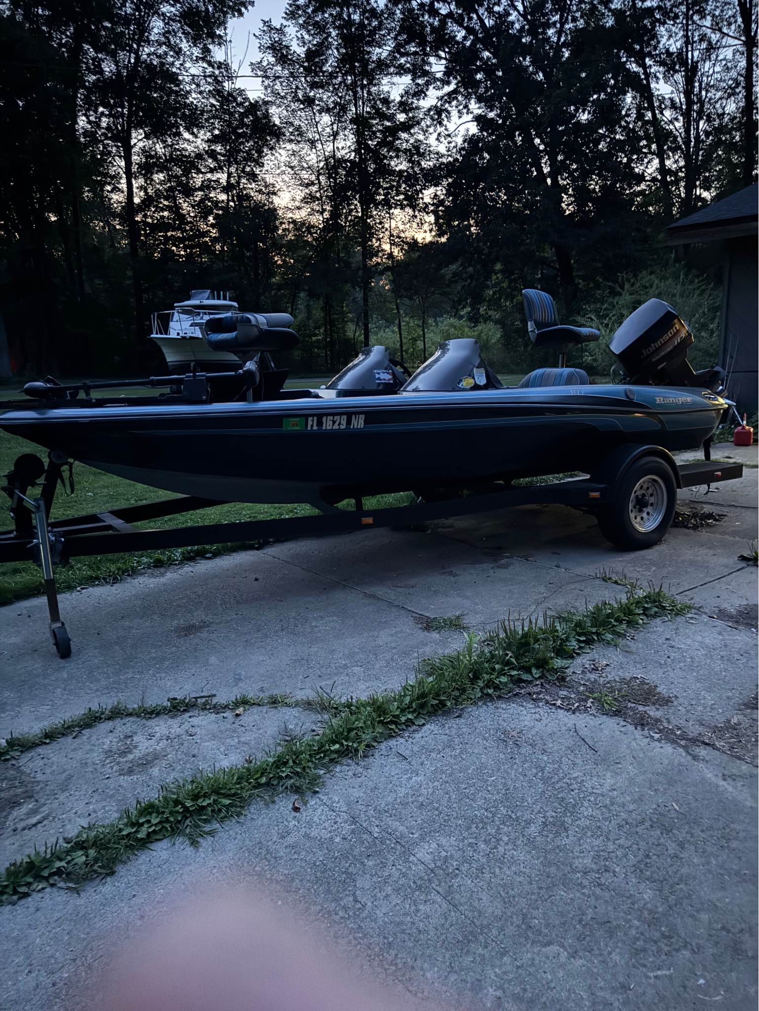1998 R72 Ranger Bass Boat R72