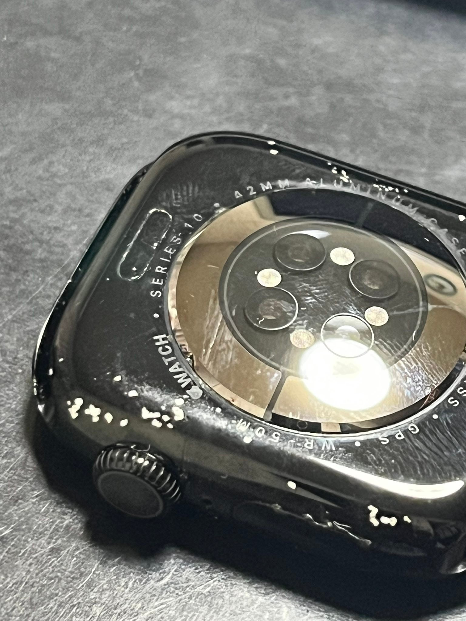 applewatch s10 普通に使っていて、こんなにも塗装が剥げて来ました 