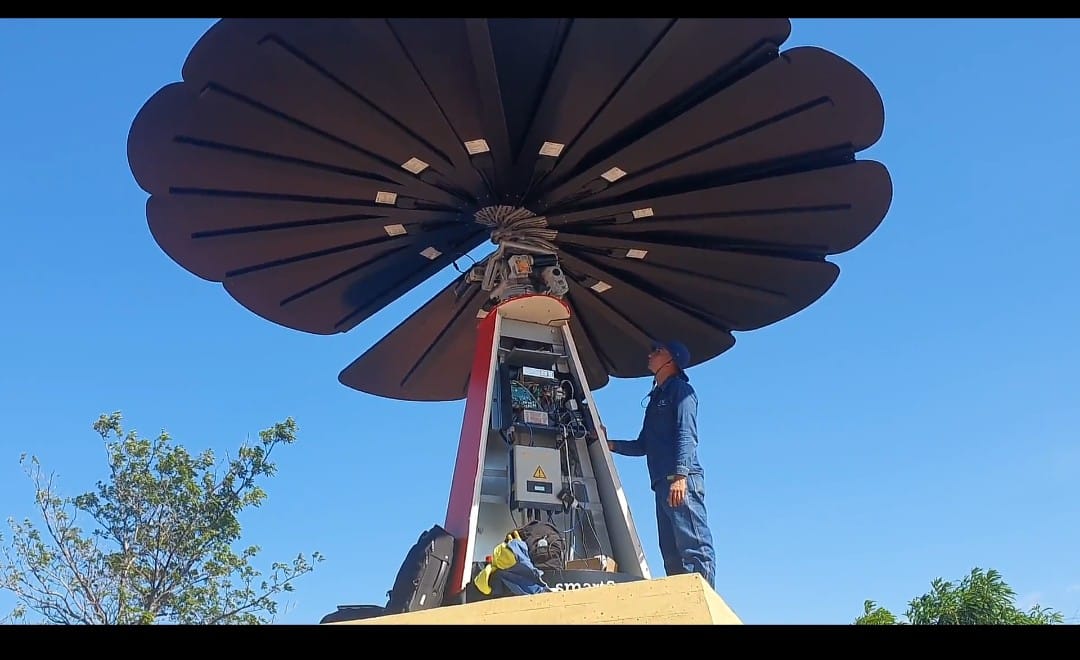 CMElectroSystem - Operating SmartFlower Col. ⚡☀️