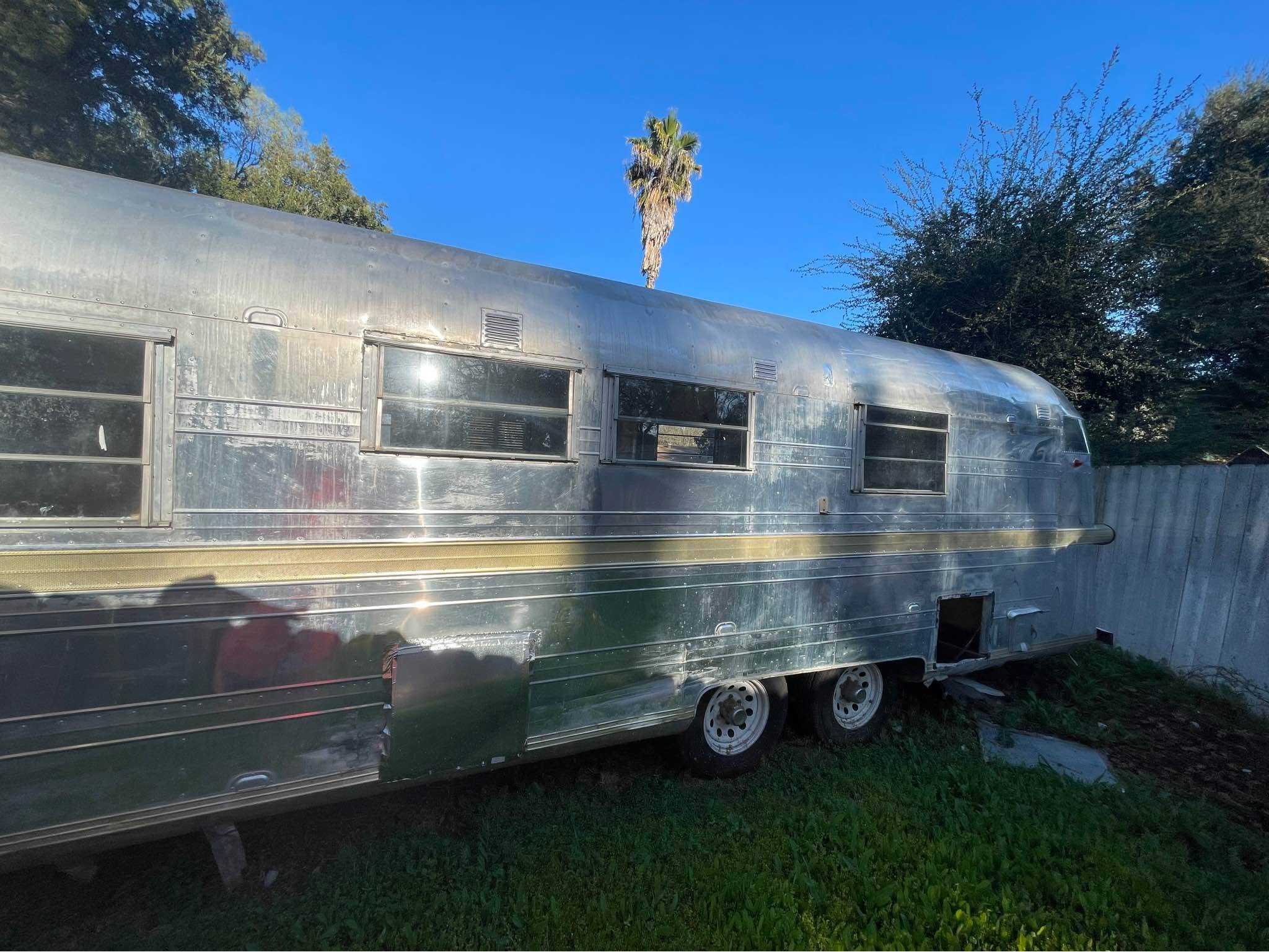 Vintage streamline countess trailer 26 foot long - Trailers ...