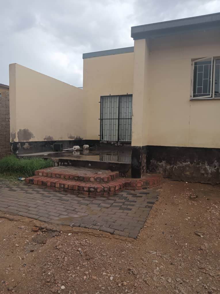 Wanaheda- behind Police Station 3bedrooms(bic), 2bathrooms, lounge and ...