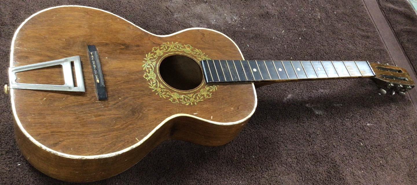 Harmony Stella guitar from 1942-1945 period