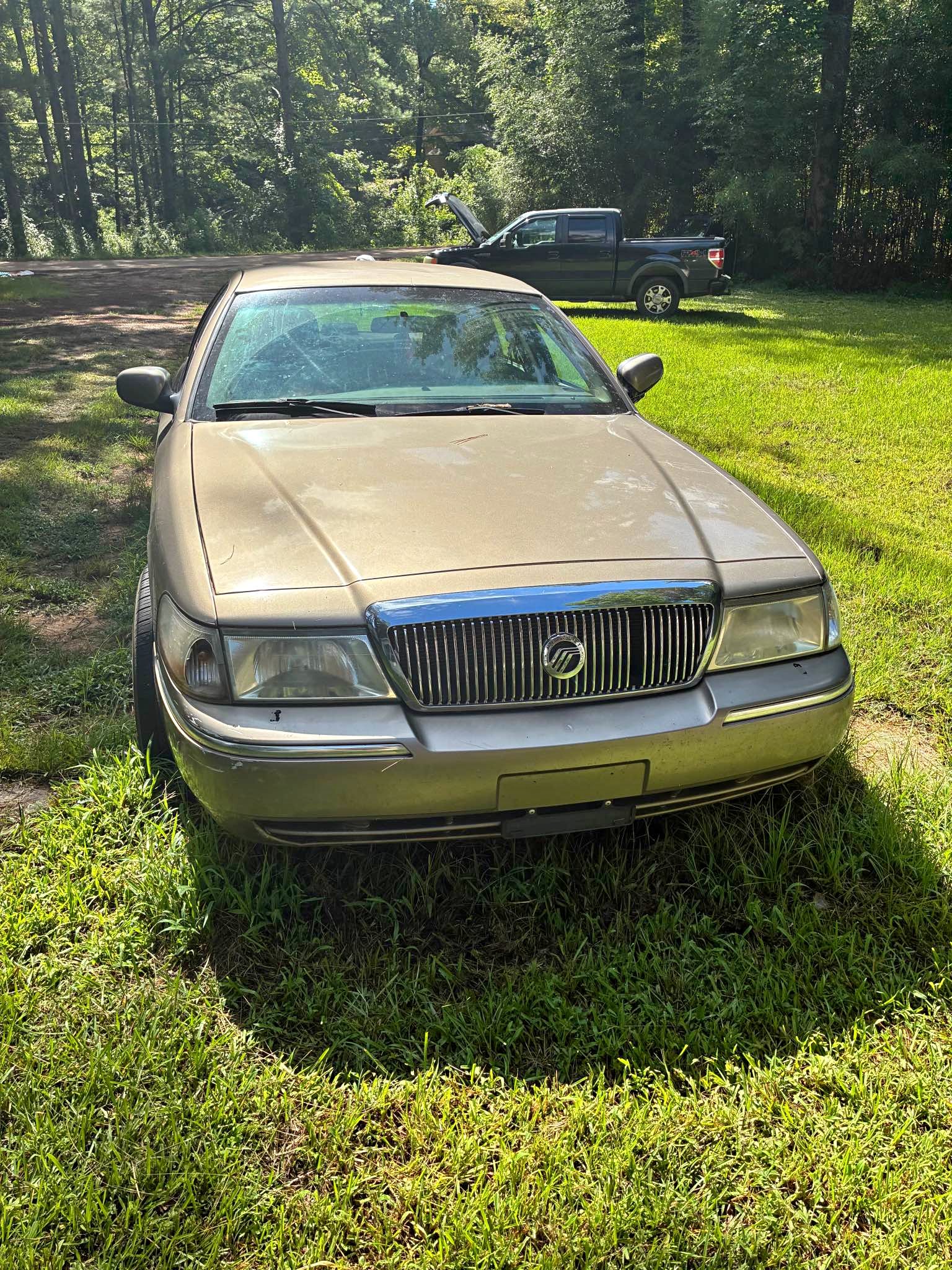 Original 2004 Mercury Grand Marquis Sales Brochure – 20-Page Showroom Catalog 3 thumbnail image