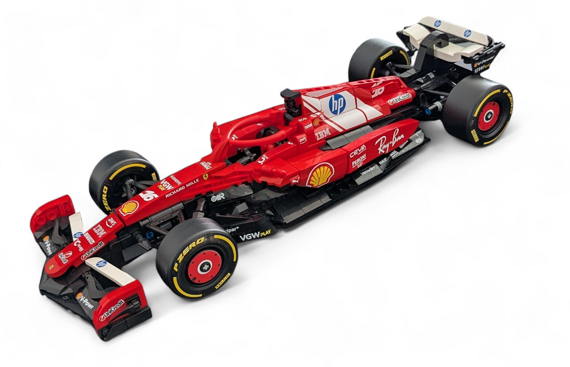 Lego Ferrari SF25 model with 800 pieces