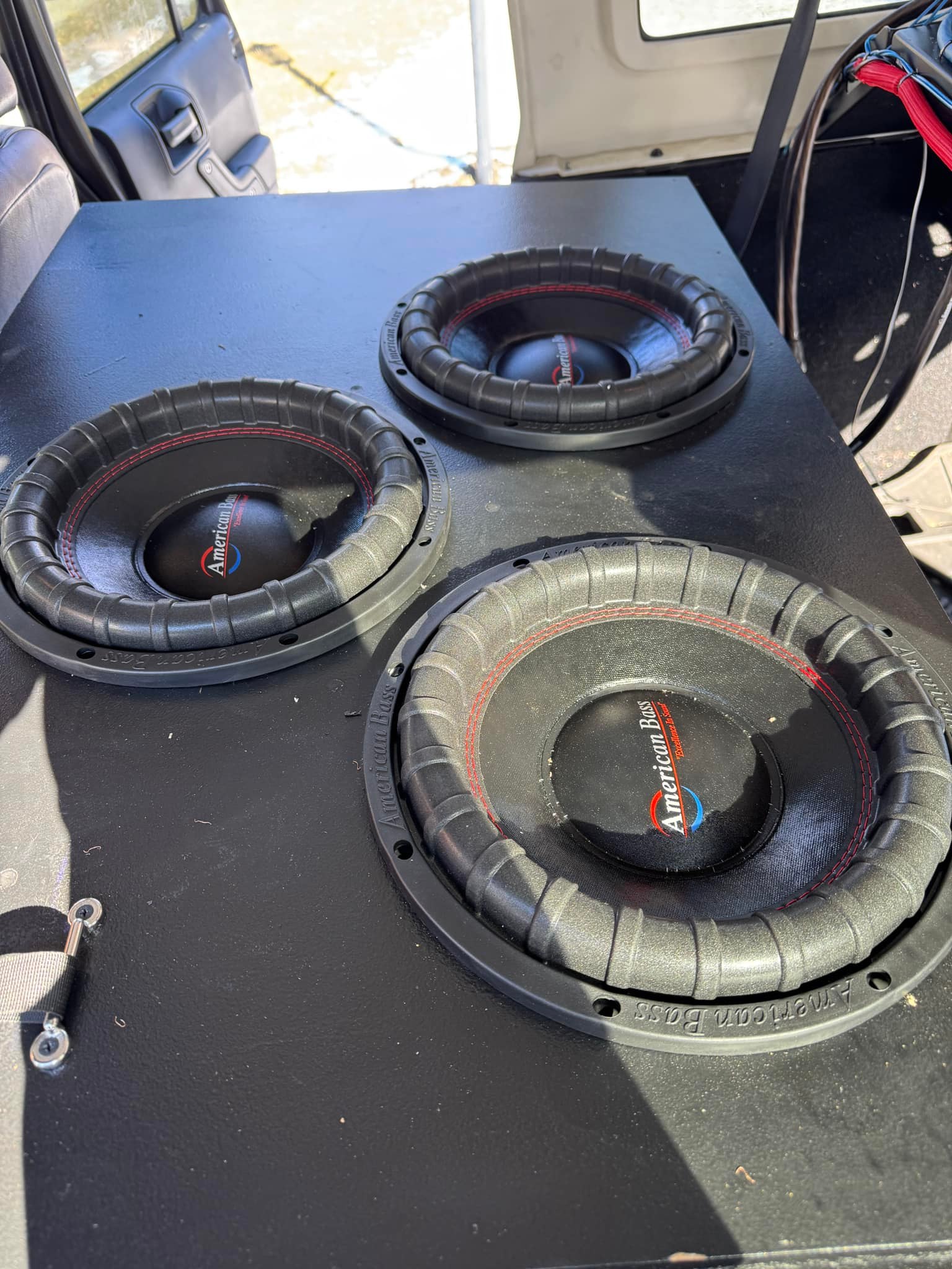Setting up Stetsom Vulcan 5000 with American Bass Elite 12's