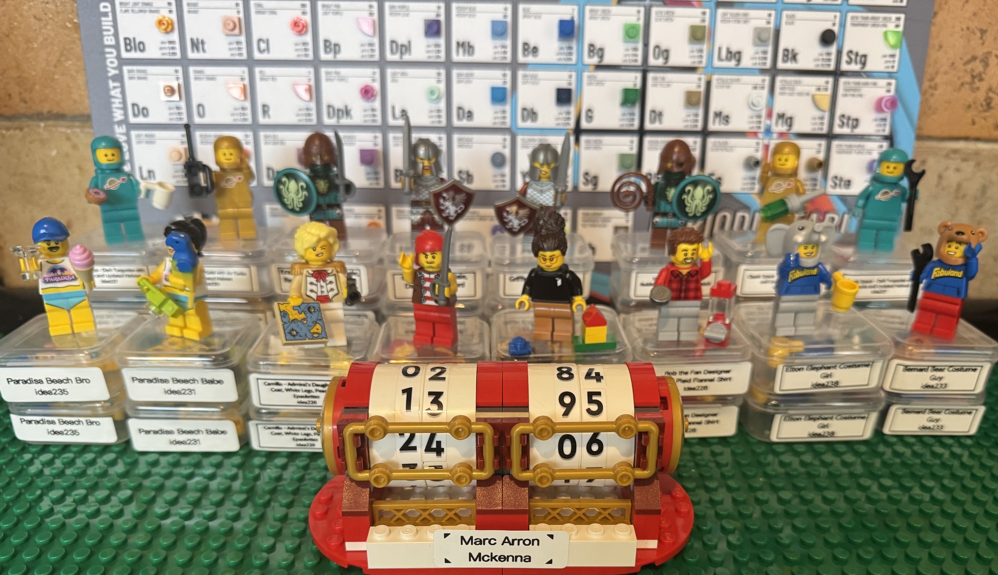 Latest Vending Machine Figures** (see accessories with each