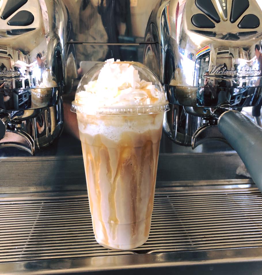 Graffiti Coffee Our Delicious Caramel Macchiato Frappe Made Affogato Style Mmmm Here At Graffiti Coffee Open Every Day From 6 00am 5 00pm Located Next To Lake Riverside Estates Off Hwy