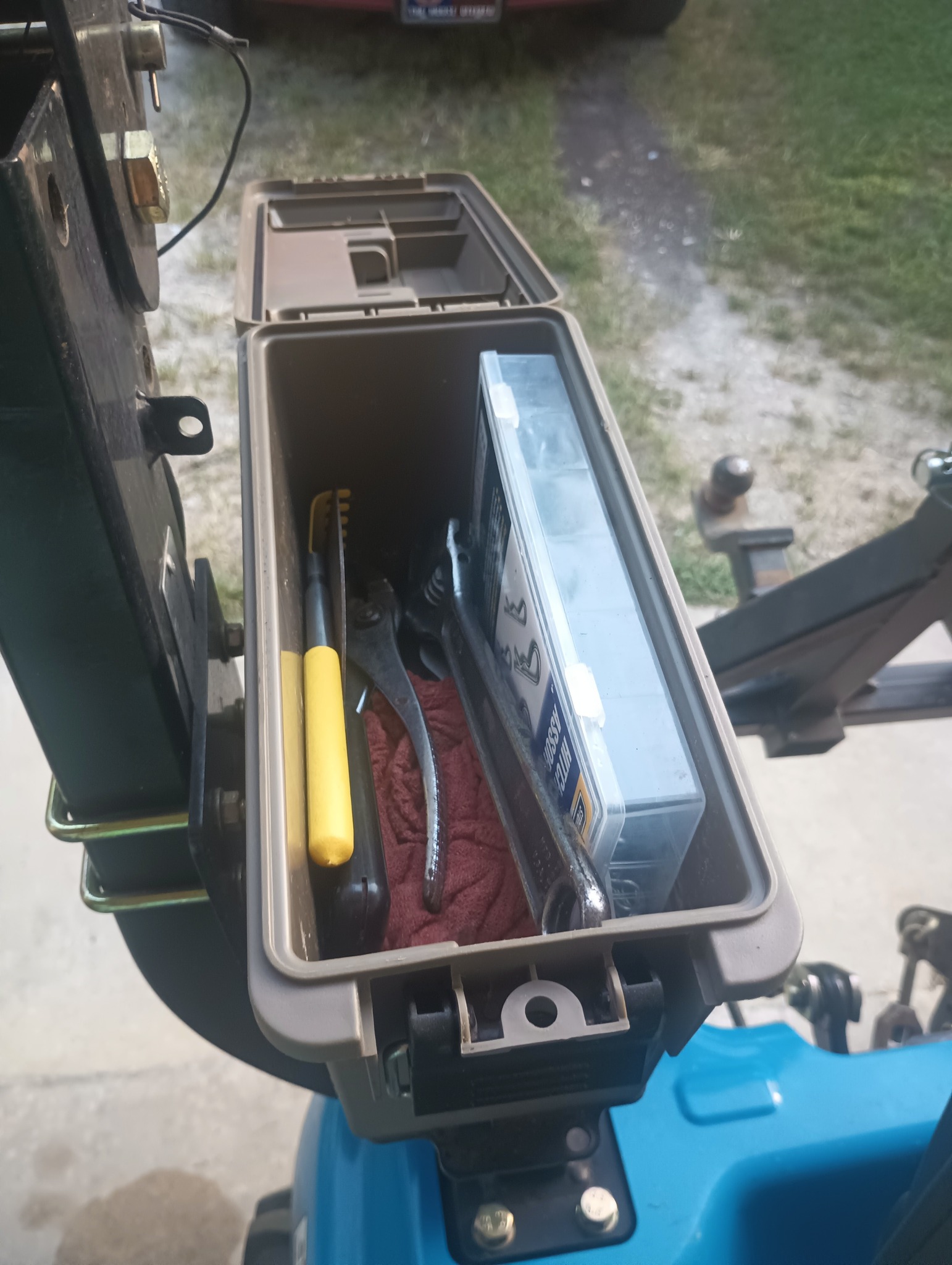 Boîte à Outils Universelle Pour Tracteur Massey Ferguson / Ford - Plastique - Fabrication Inde