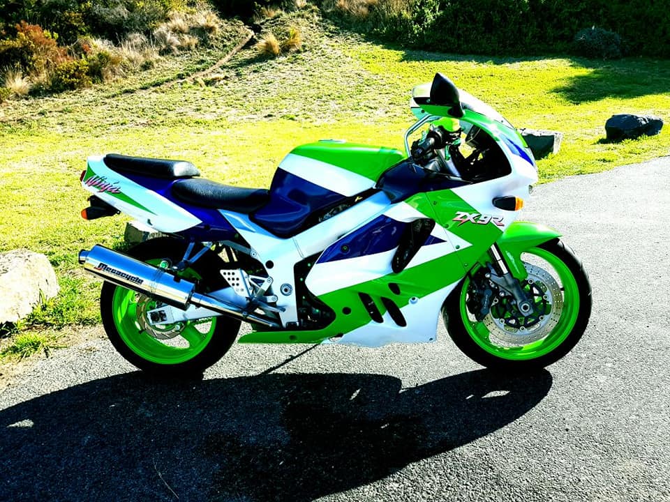 Zx9r 1995 😎😎🥳🥳 Kawasaki له 5 زن من 一 to) ၁ 1 ም 金