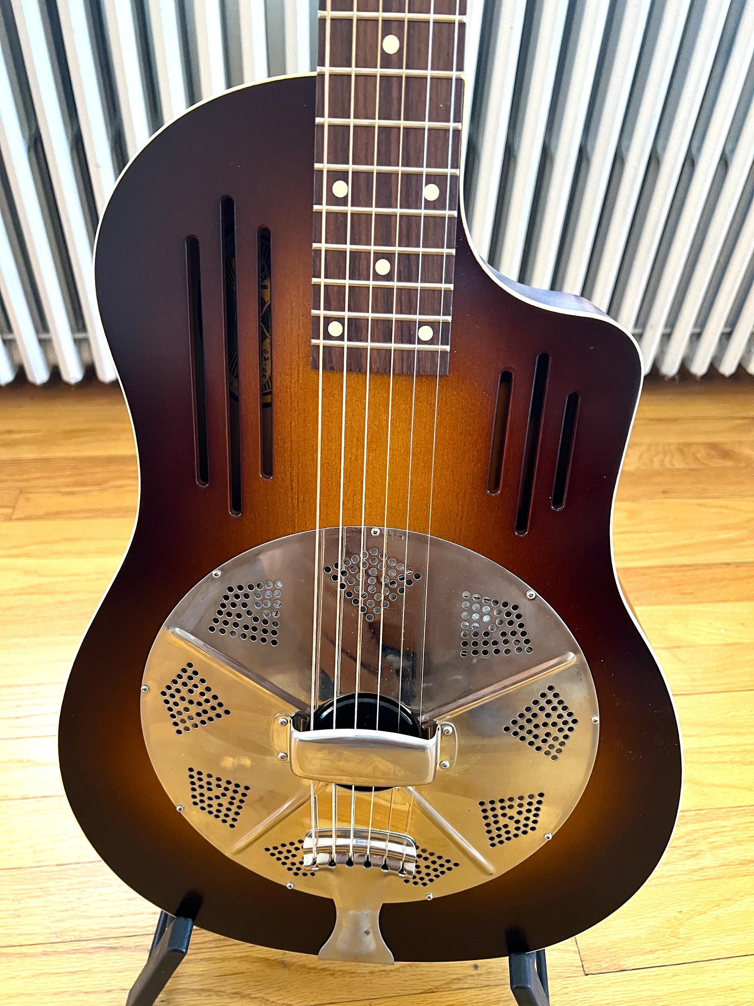 What is the use or value of a National Radiotone Bendaway guitar
