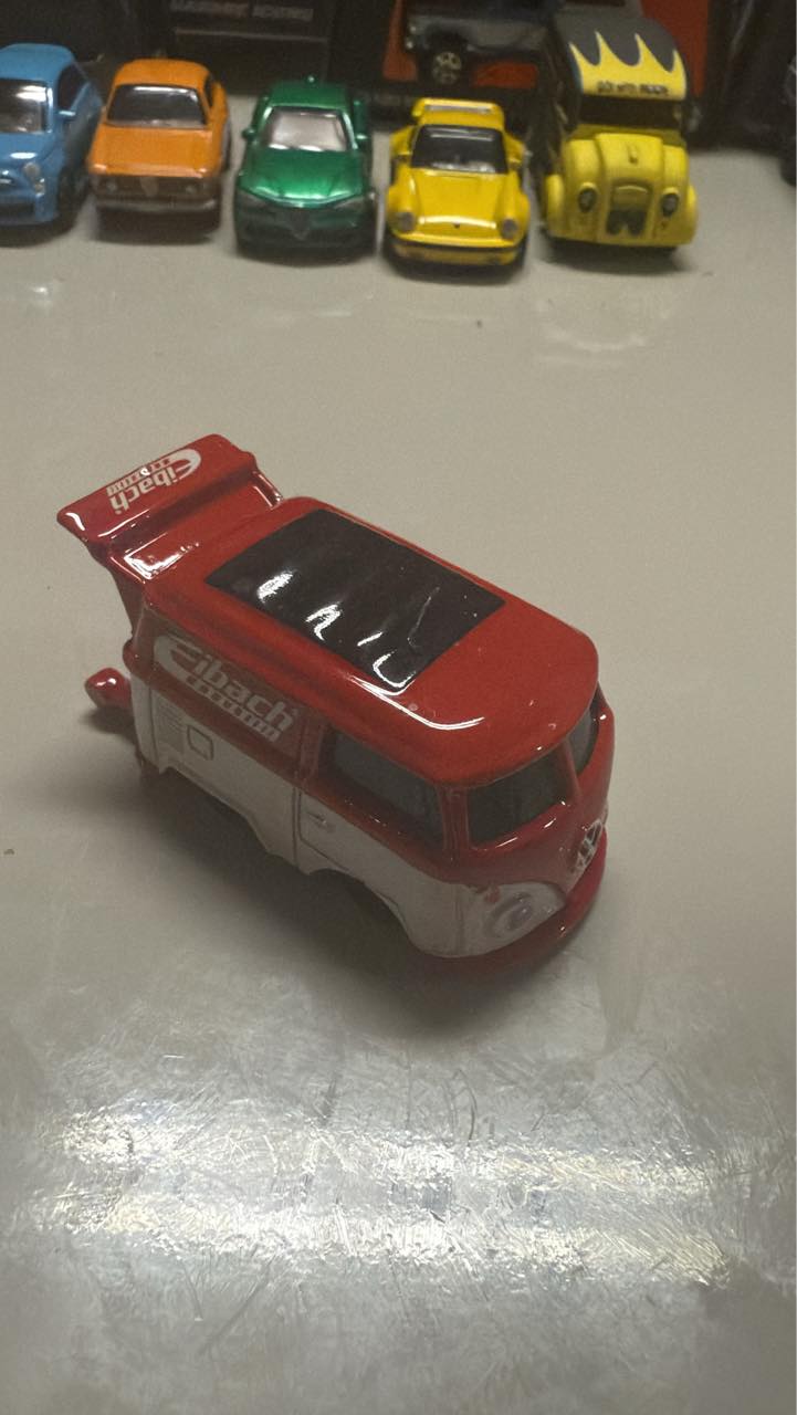 Hot Wheels Premium Kool Kombi review at collectors convention