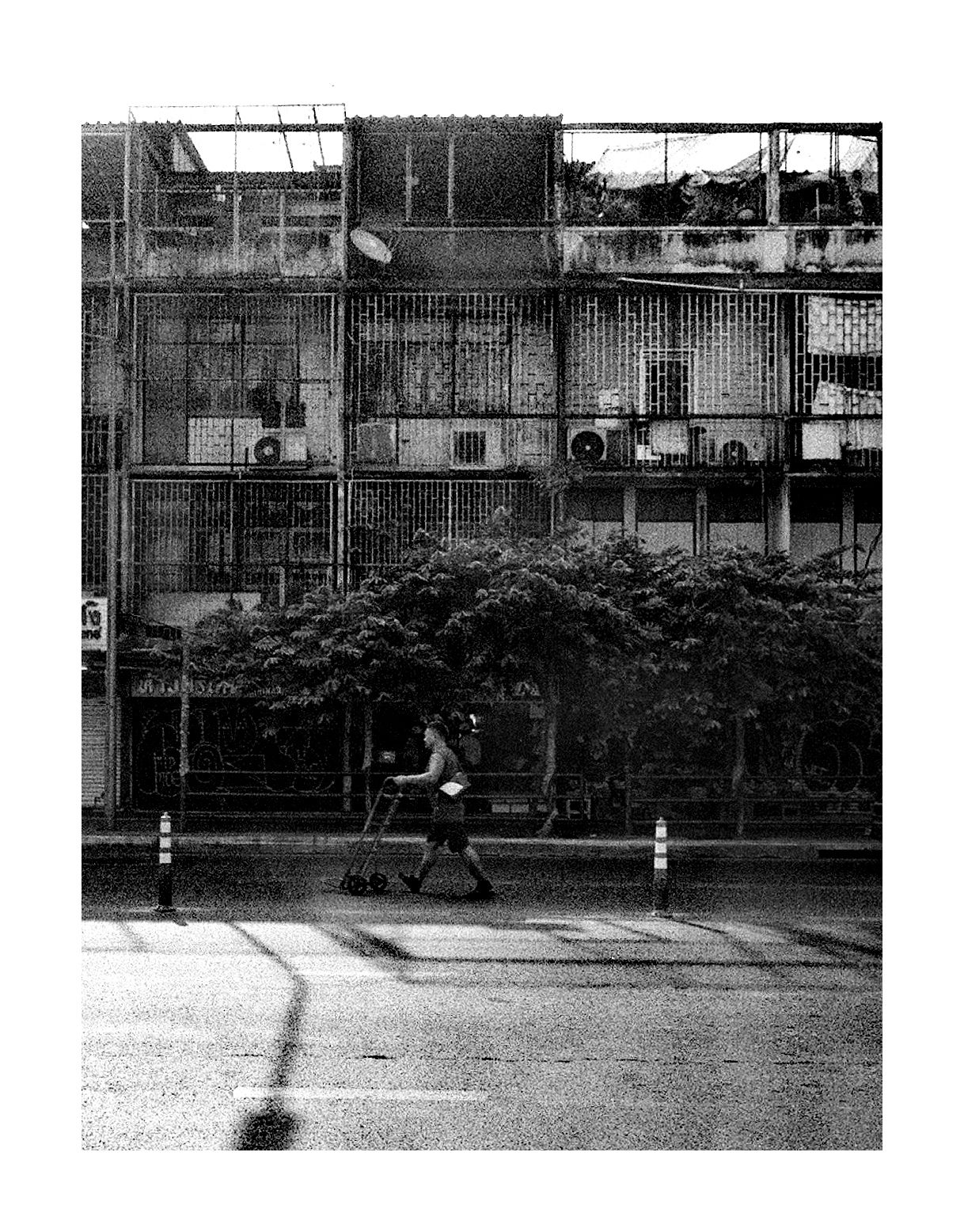Olympus Pen EE3 half frame photography near Senso-ji Temple
