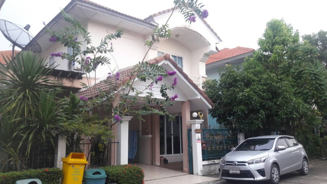 65427 – ขายถูกมาก บ้านแฝด 2 ชั้น... - Estate Corner Rama 2 | Facebook