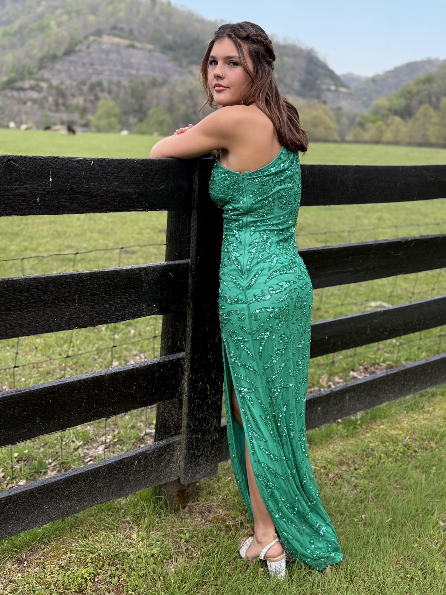 chythegreatest prom dress Charming Halter Sweetheart Sequins Long Dresses with Slit Shimmer dots dark red tulle in this long grace prom dress Awwww, Shay finally went to