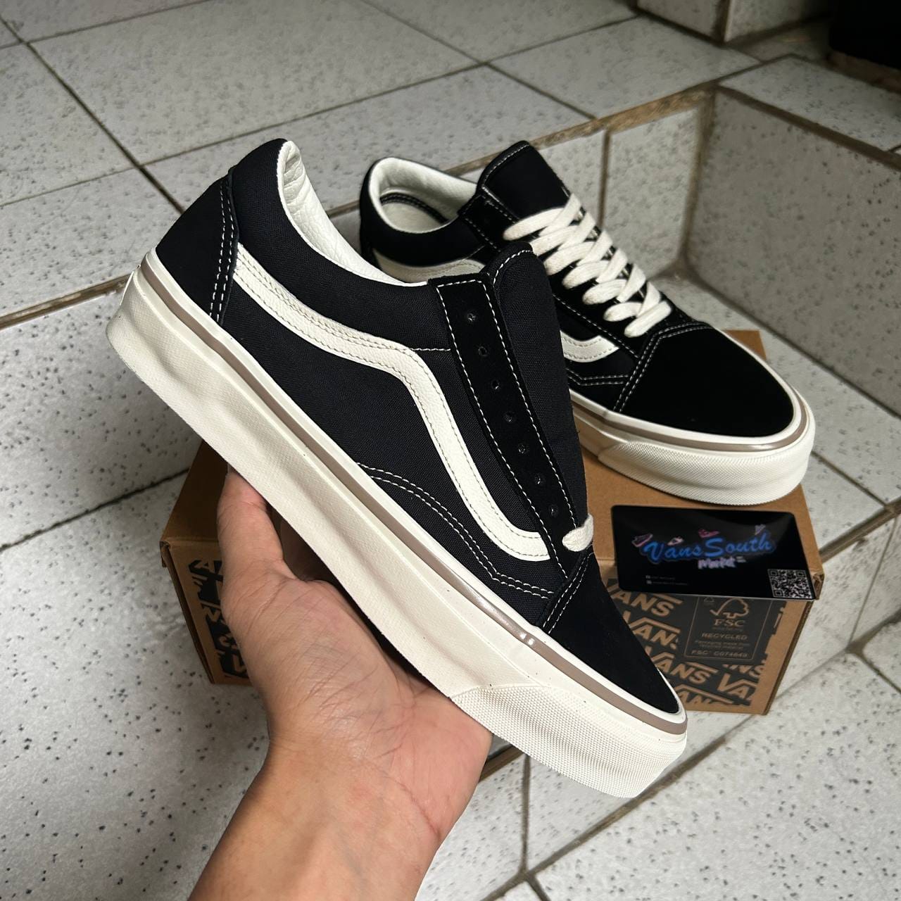 Vans x Babymetal slip Japan exclusive for sale display picture 1