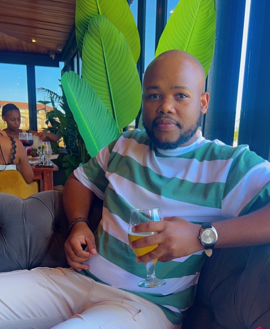 Mzi Shamase - Oseduze kwakhe, amthengele iSqeda ngizokhokha!🥺🔥 | Facebook
