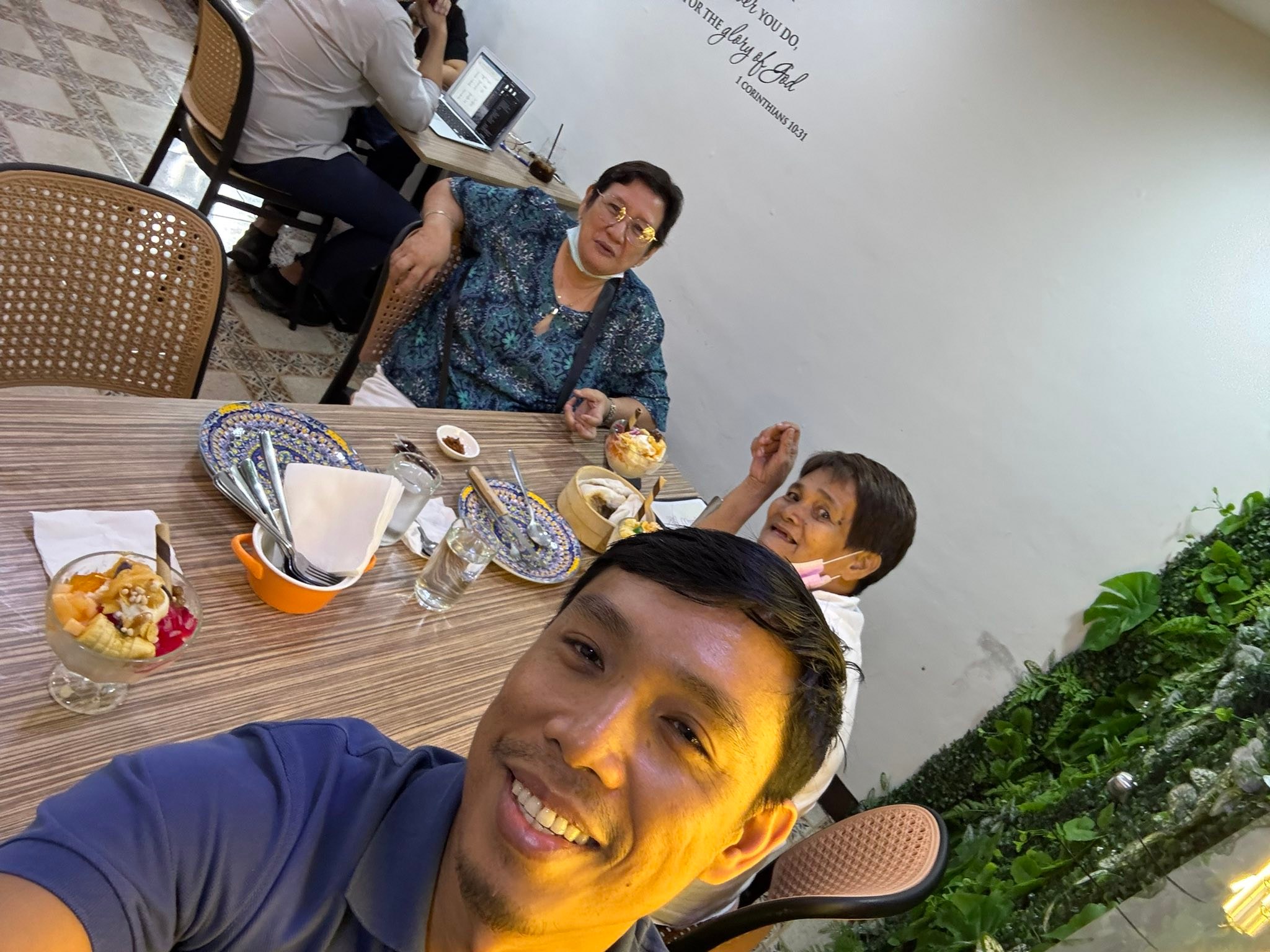 KA Muning's Halo-Halo Café & Restaurant | Quezon City
