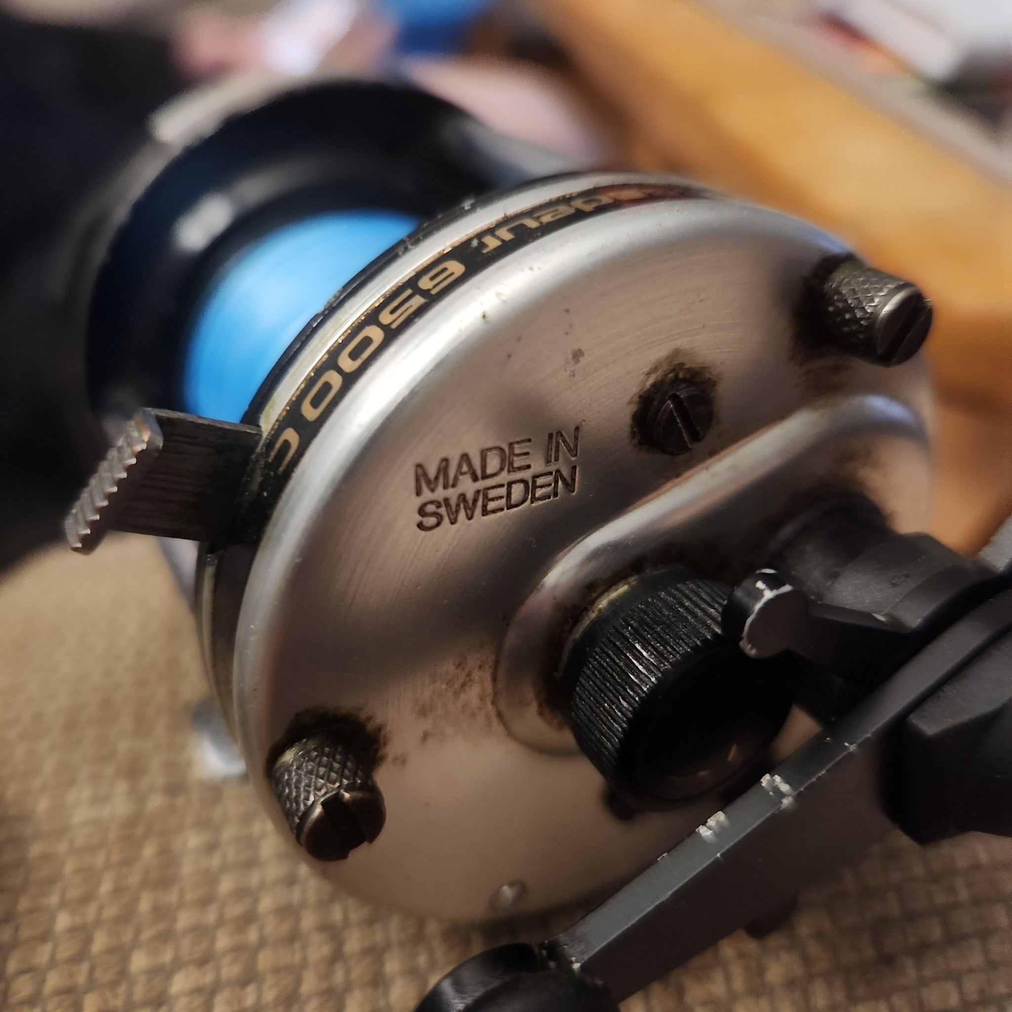 abu garcia black max 1600 1365366 Low Profile Reel, 6.4: 1 Gear Ratio, 5 Bearings, 26