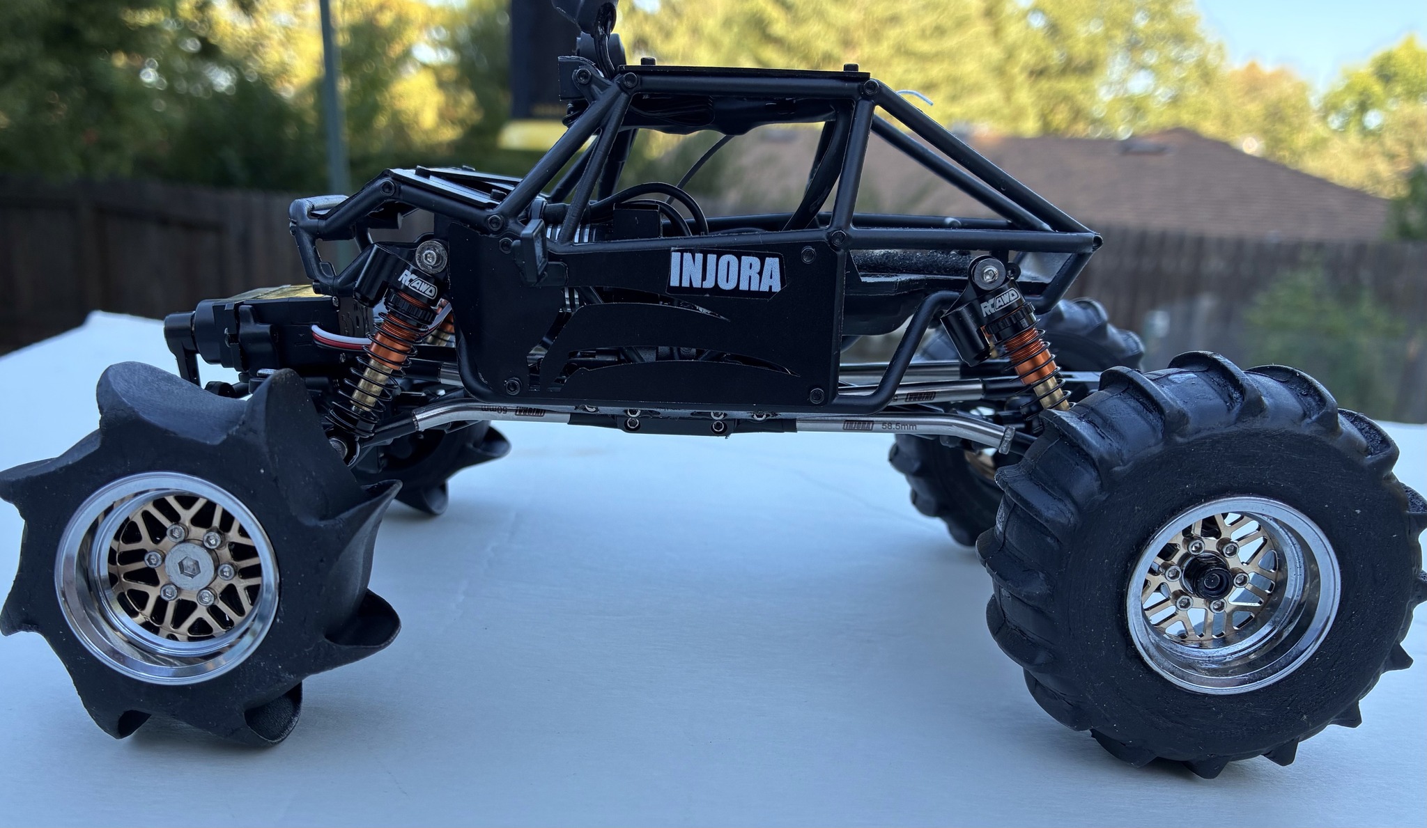 INJORA Roll Cage Rock Buggy Pour 1/10 RC Crawler – Cage Retournement En Nylon + Coque Dur, Compatible Axial SCX10/SCX10 II 90046 (Vert)