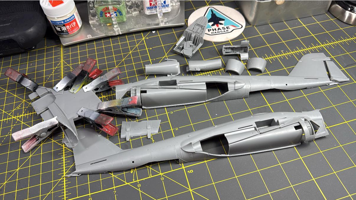 Wings of Glory: 1/48 Hobbyboss A-6E Intruder