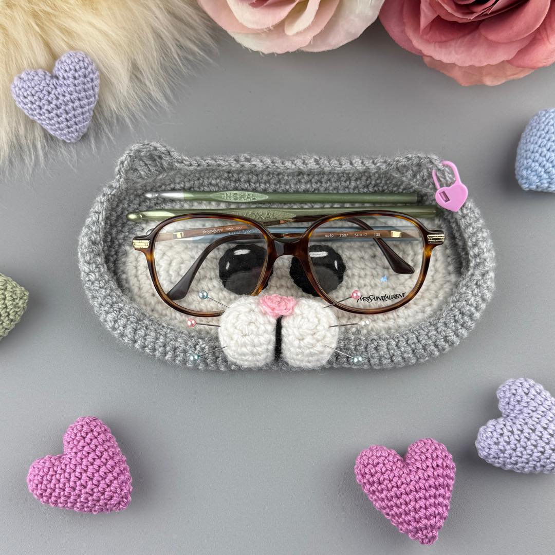 ❤️😻 Had to make a Cat Glasses Holder! 😻❤️ But for crochet