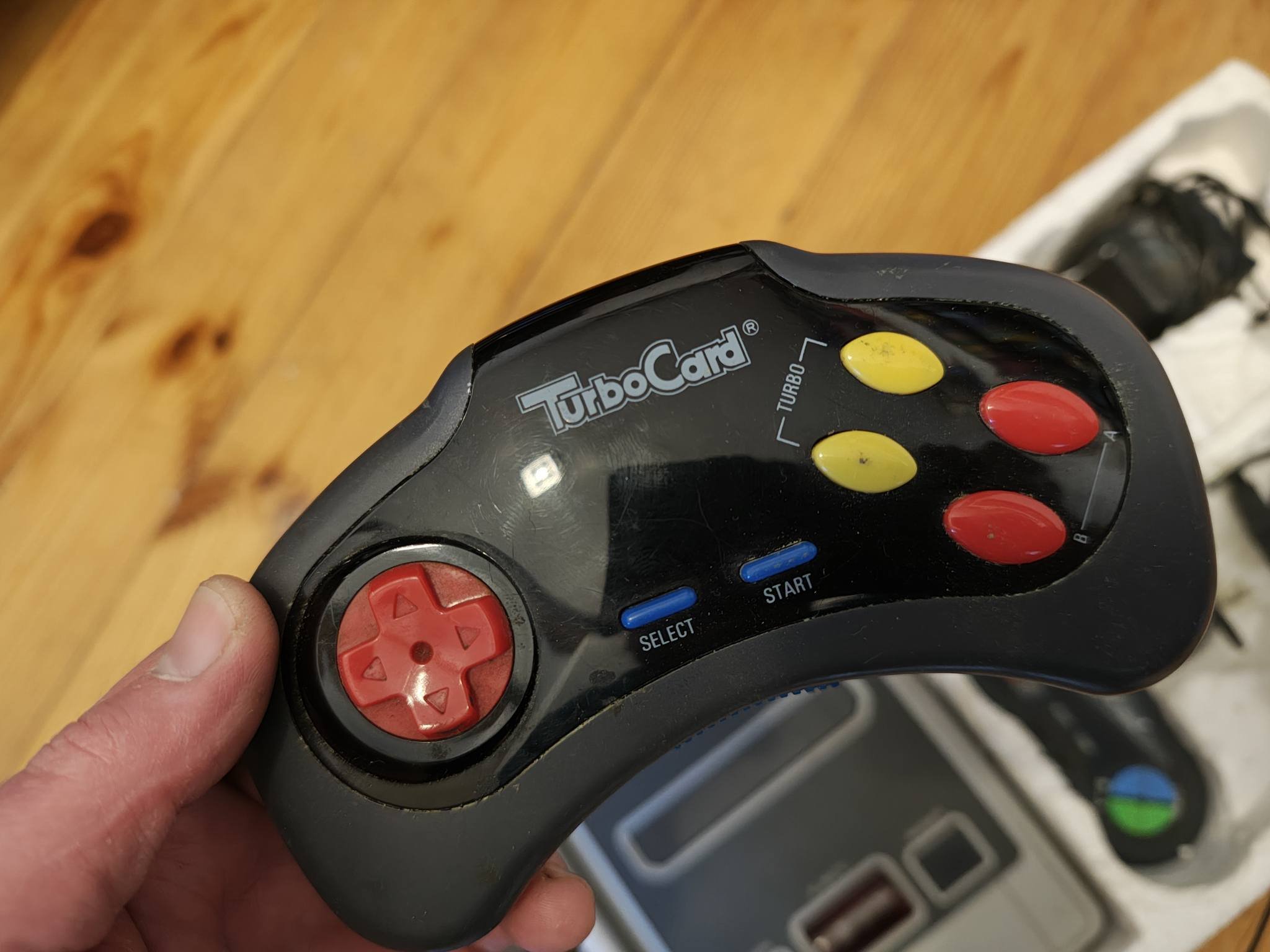 SP-60A Famiclone console with wireless infrared pad