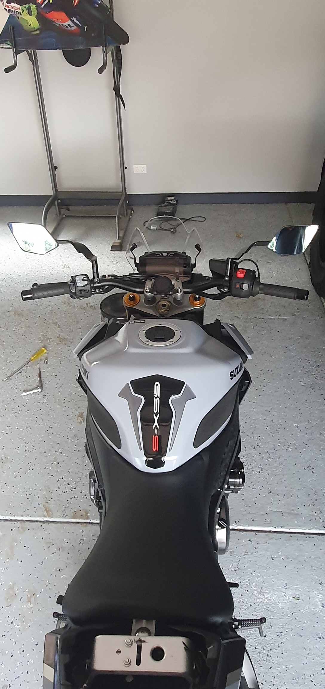 BRIXIAMOTO Carbon Look Street Mirrors For Suzuki GSX-S 750 / 1000 – Black Logo
