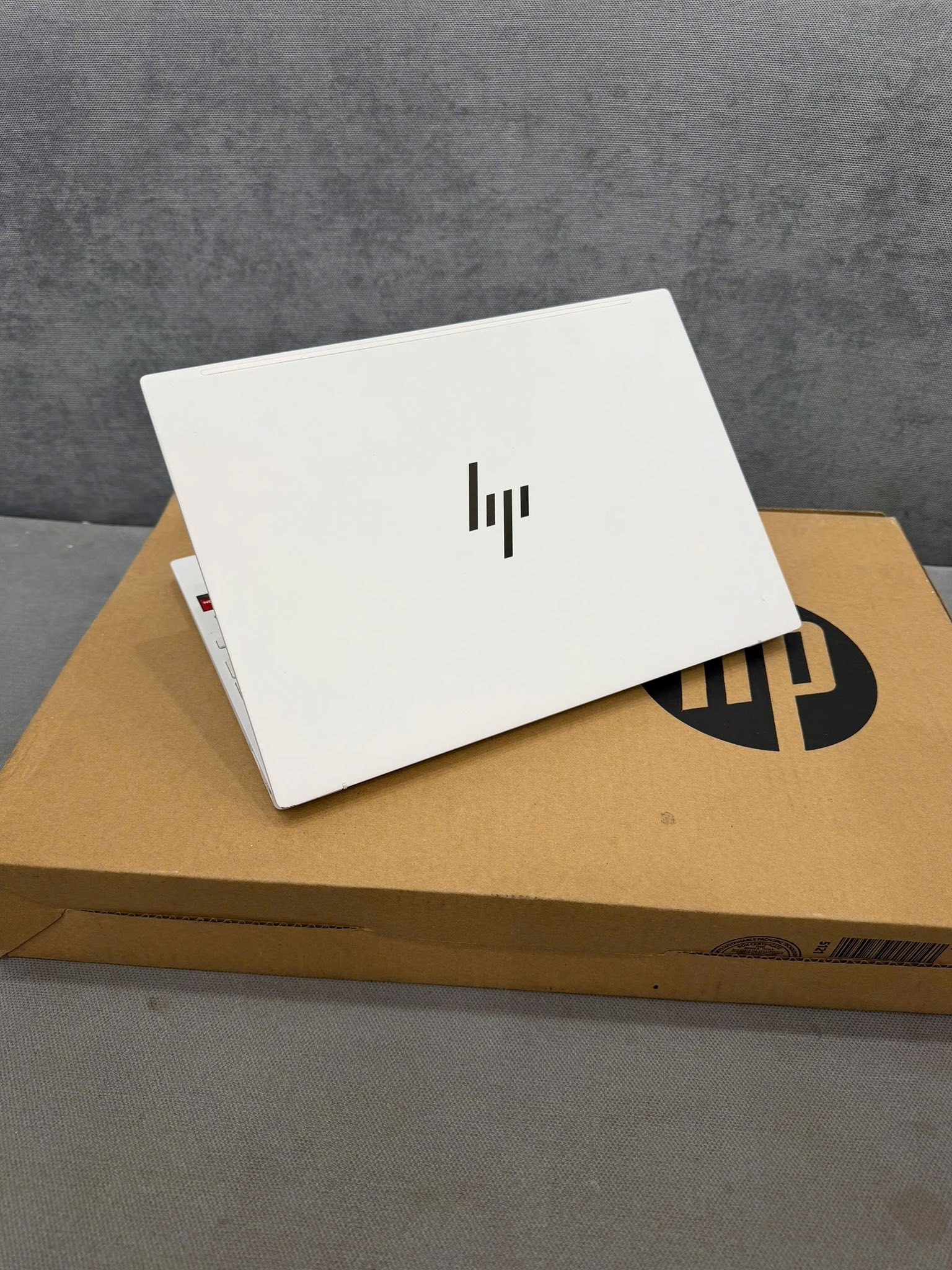 HP HP Pavilion Aero Laptop 13-be2xxx AMD Ryzen 7 7735U 2.70 GHz/16 