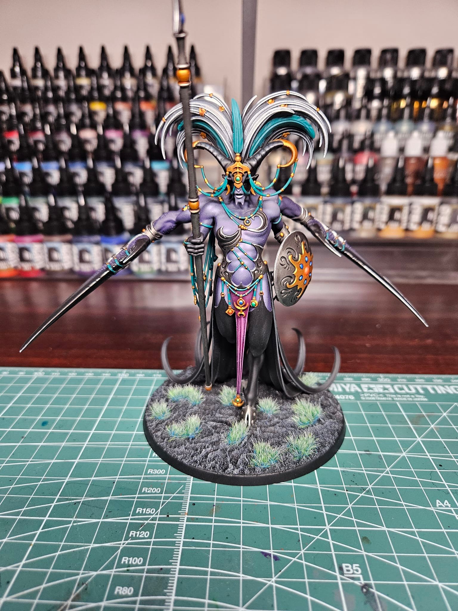 Painting a miniature figure inspired by box art