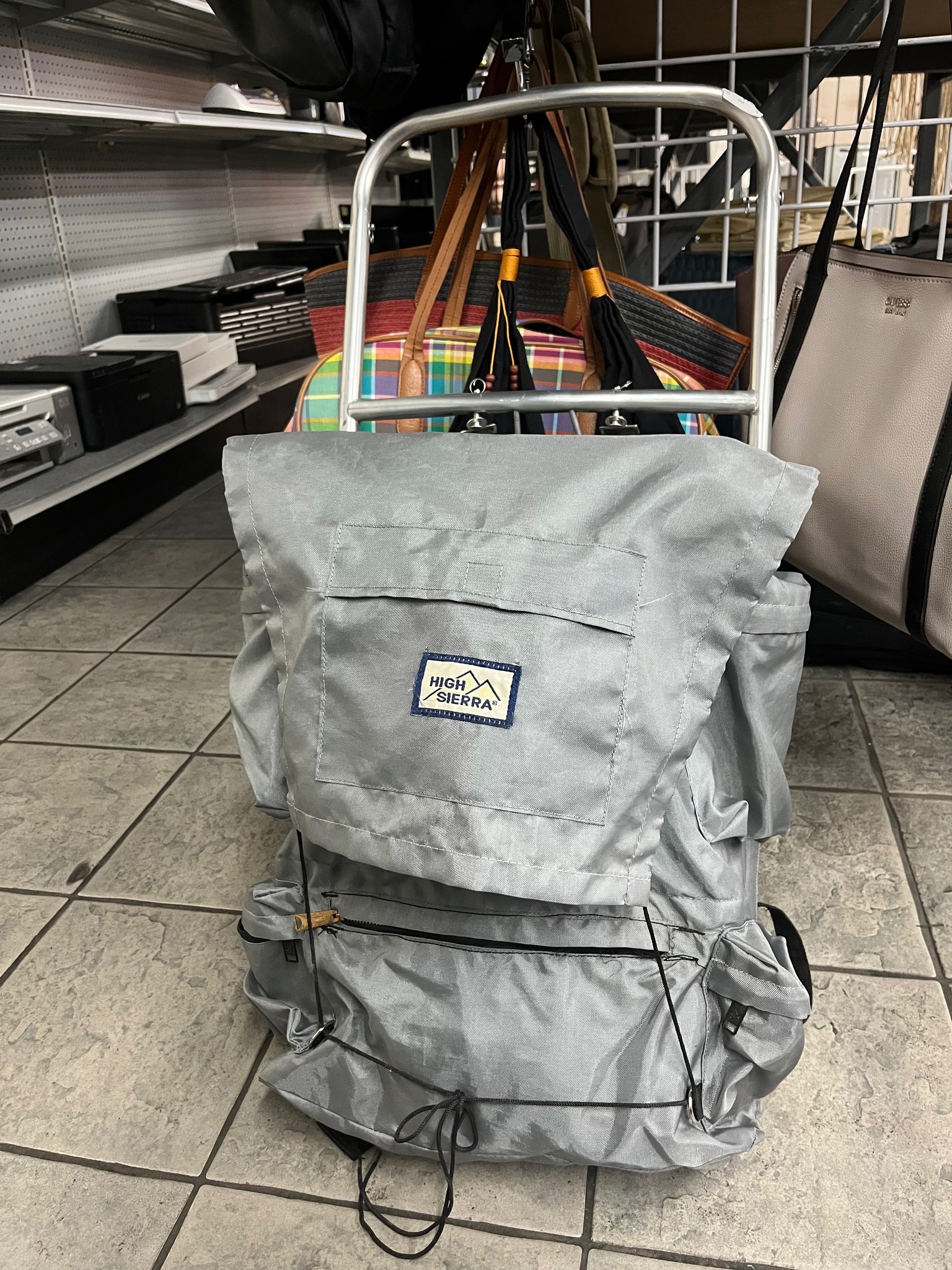 bell helmet bag (V17) PRO V.2 ROLLER HELMET Bag In-Fisherman Bass Hunter 64 collection_Responsibly Certified Brands FEATURES Bell Deluxe Helmet Color:Root Beer Gold