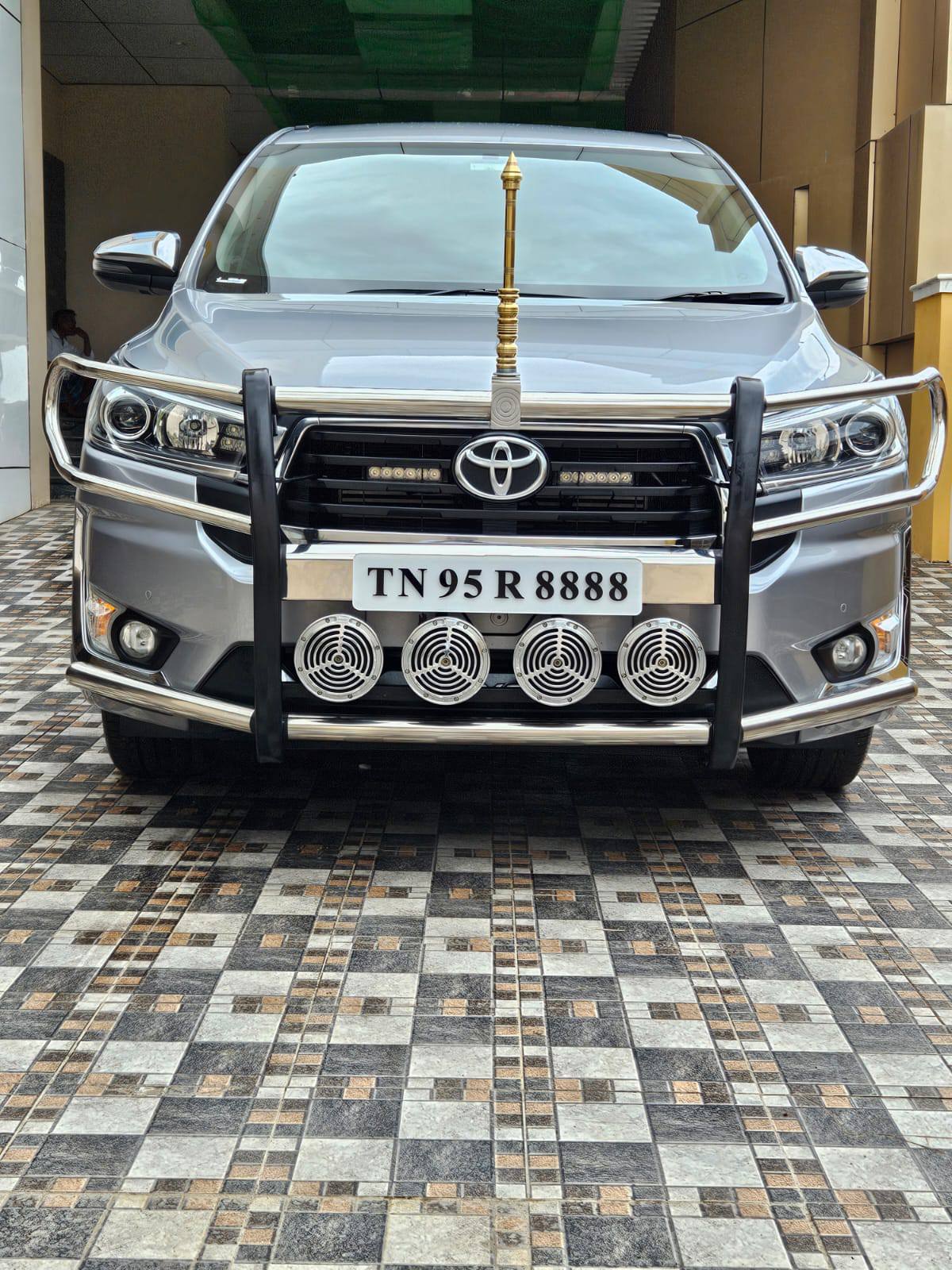 INNOVA CRYSTA 2.4 ZX MANUAL SILVER METALLIC 2024 AUGUST MONTH