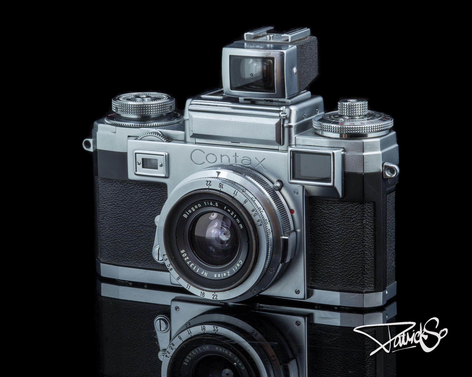 Contax IIa with Zeiss Biogon 21mm lens