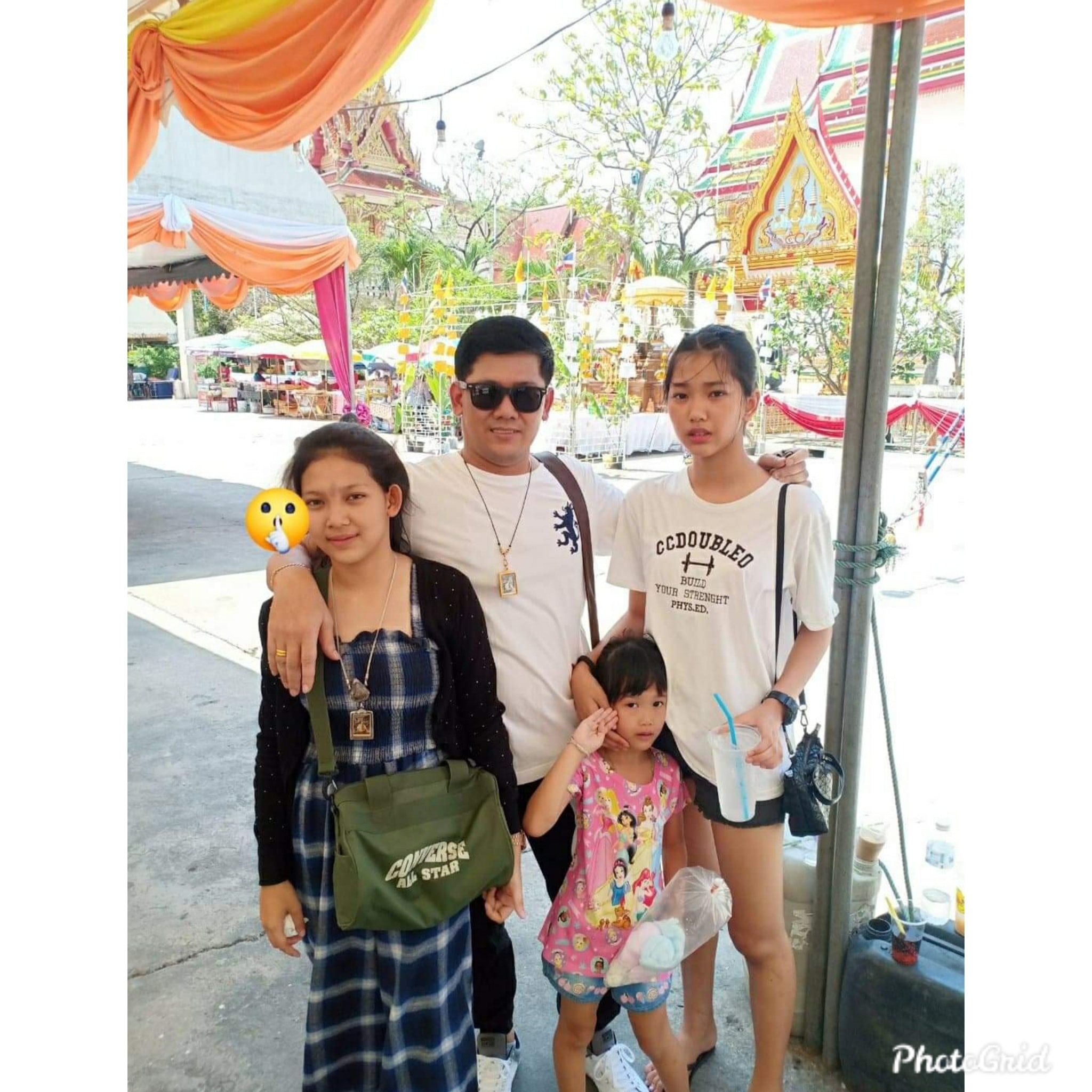 ป้อม - #ถ่ายรูปกะลูกๆขาดเจ้าลูกชายคนโตไปคน_รักนะจุฟๆ🥰 😘 | Facebook