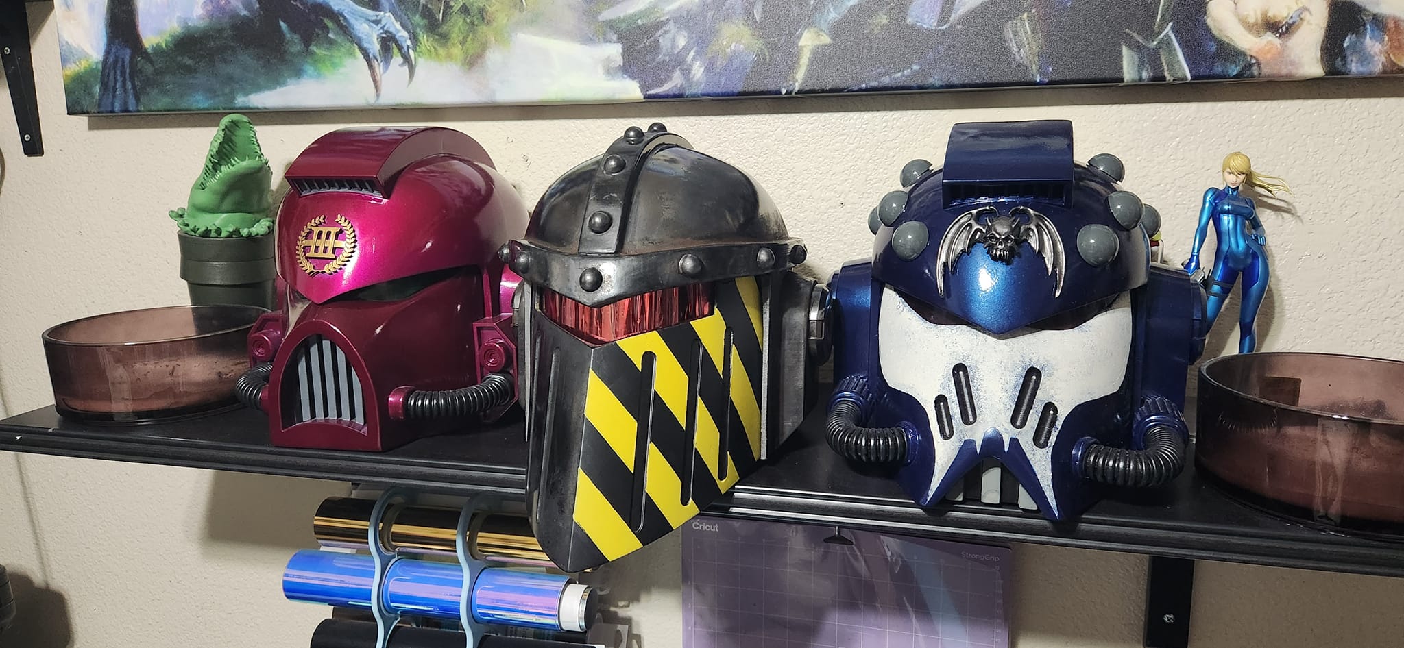 40k motorcycle helmet Custom Cosplay Helmets This detailed Warhammer helmets with skull designs