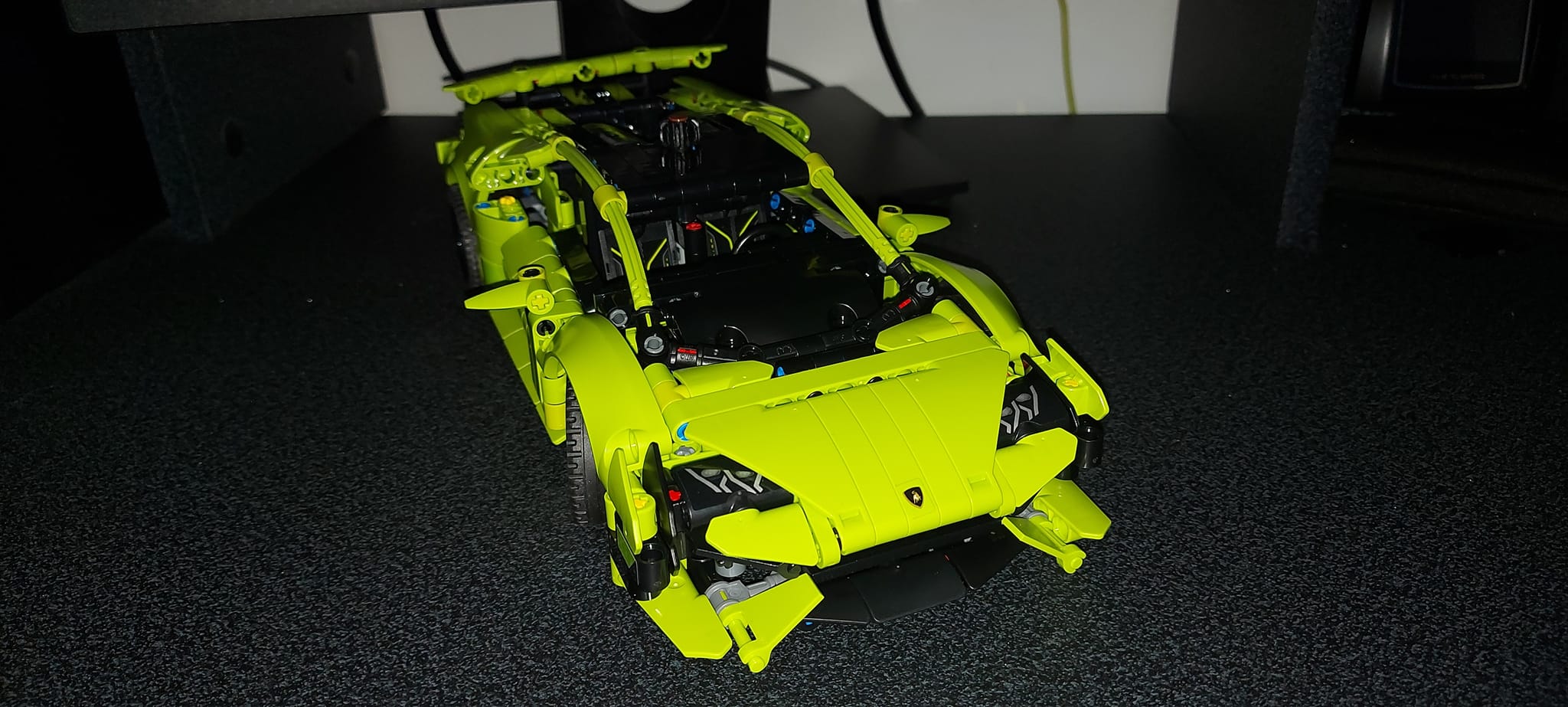 42161 Lamborghini Huracán Tecnica MOC by XaeroZKota (Rebrickable